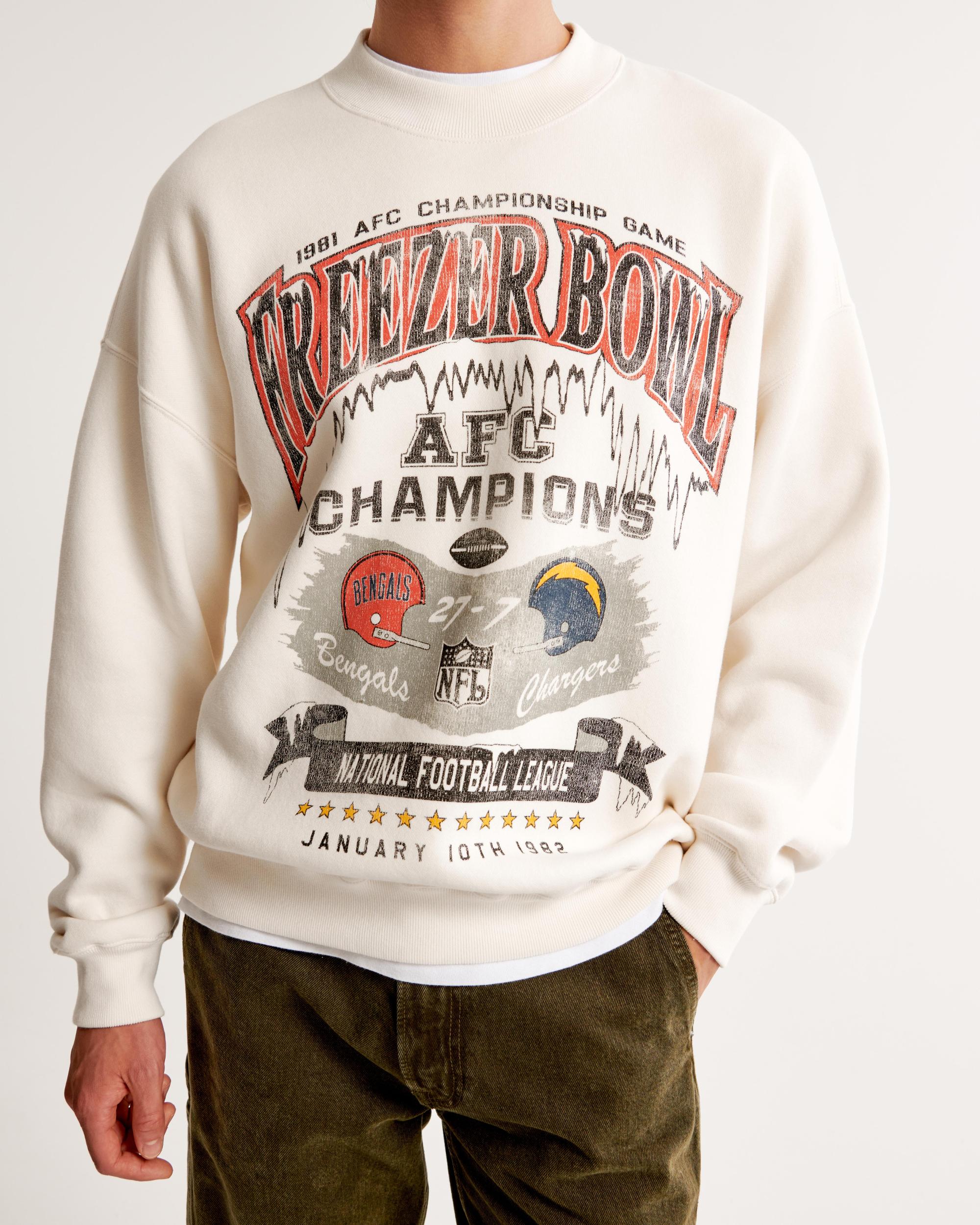 New England Patriots Graphic Crew Sweatshirt Product Image