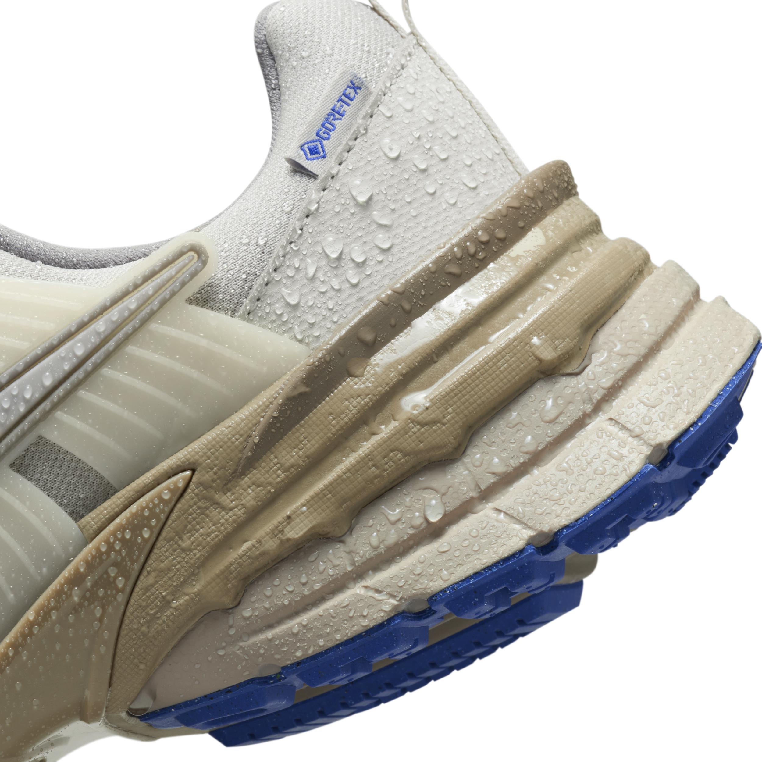 Nike Women's V2K Run GORE-TEX Waterproof Shoes Product Image