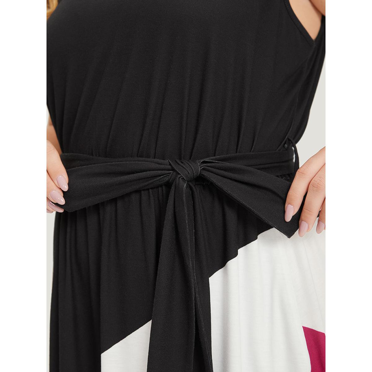 Plus Size Colorblock Contrast Pocket Belted Tank Dress Black Women Casual Plain V-neck Sleeveless Curvy Midi Dress BloomChic 30/6X Product Image