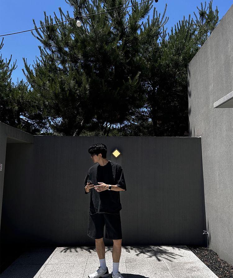 Short-Sleeve Round Neck Plain T-Shirt / Drawstring Waist Shorts Product Image