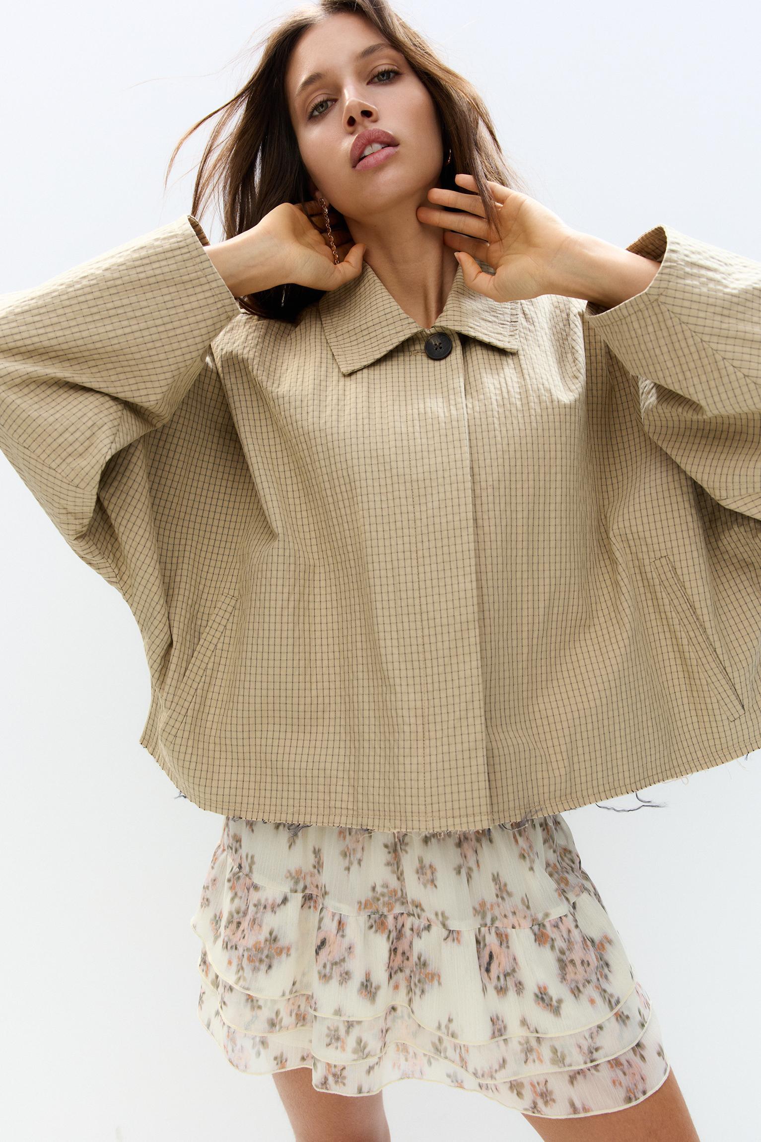 Cropped check trench coat Product Image