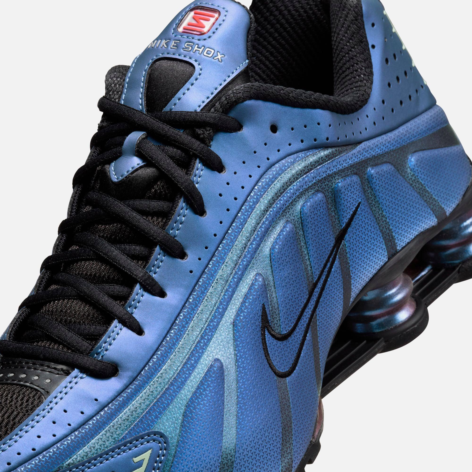 Nike Shox R4 - Black / Hot Punch Male Product Image