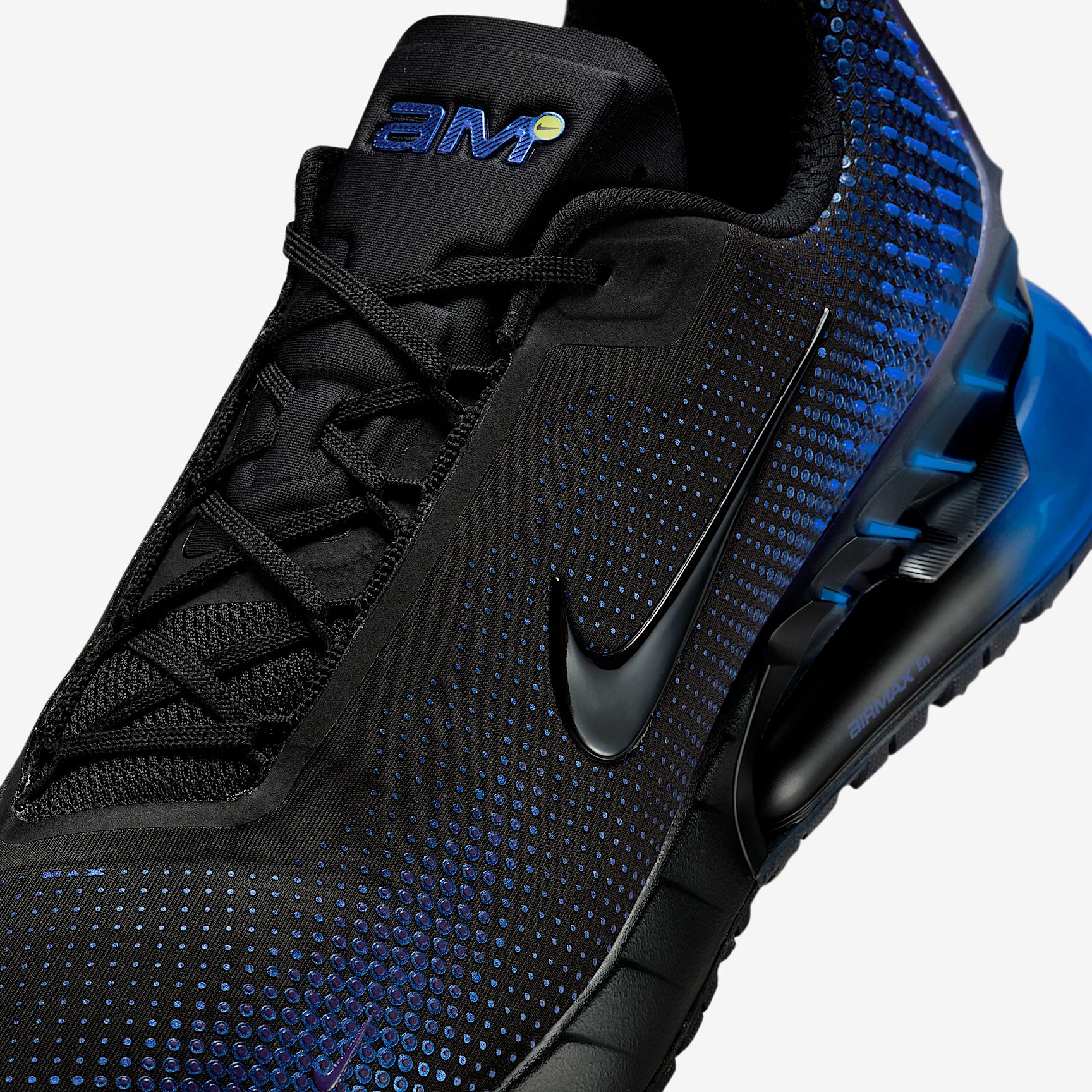 Nike Men's Air Max Phoenix SE Shoes Product Image