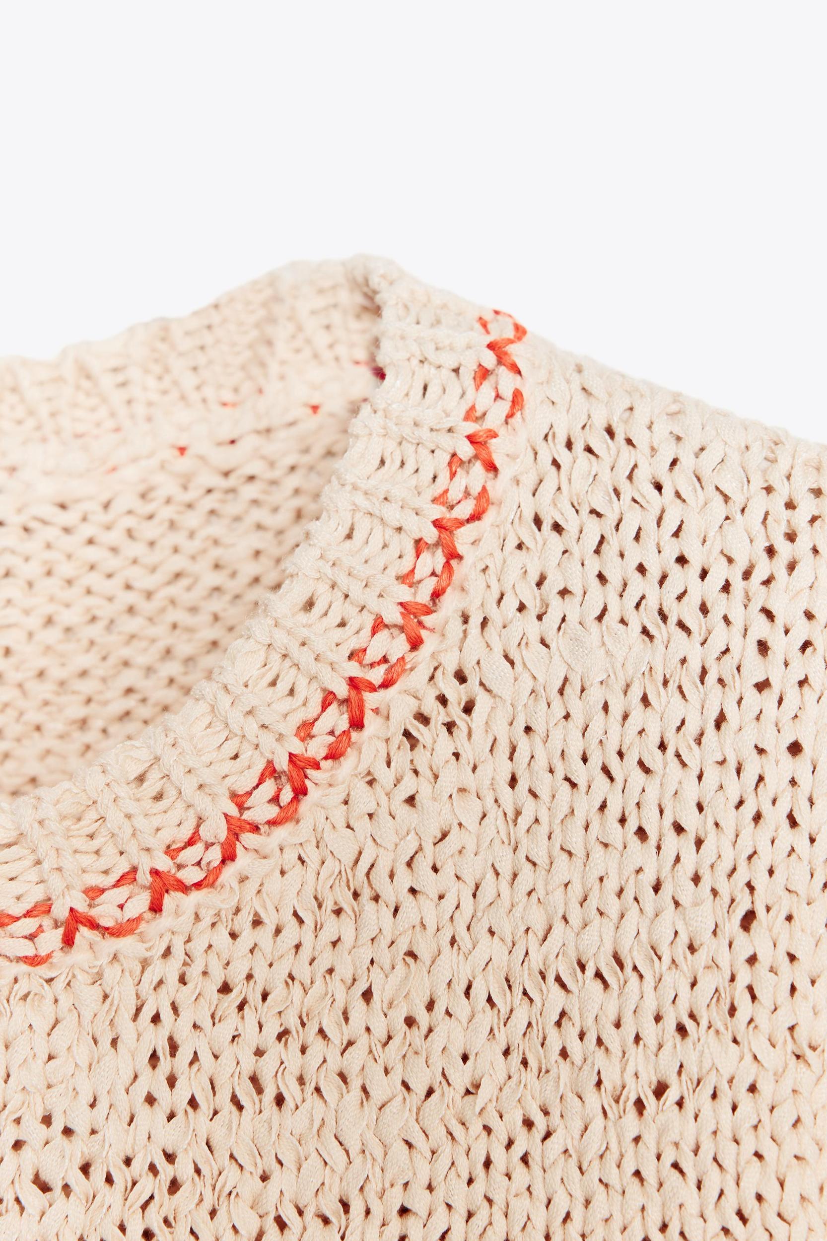 SHORT SLEEVE KNIT TOP Product Image