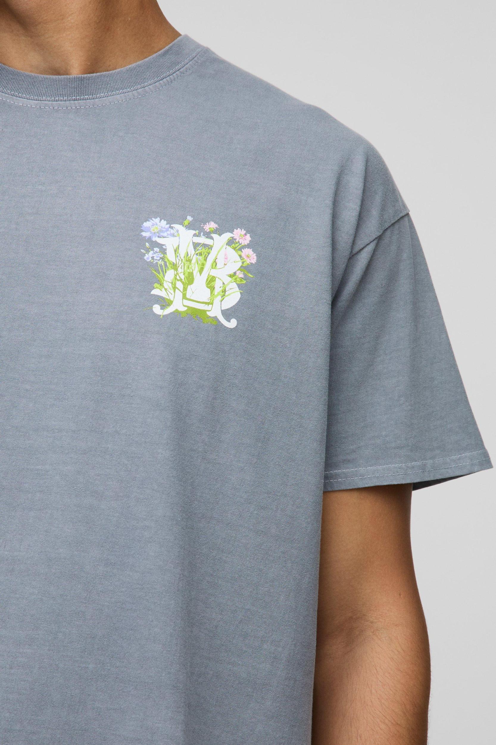 Oversized Floral Crest Graphic T-Shirt | boohooMAN USA Product Image