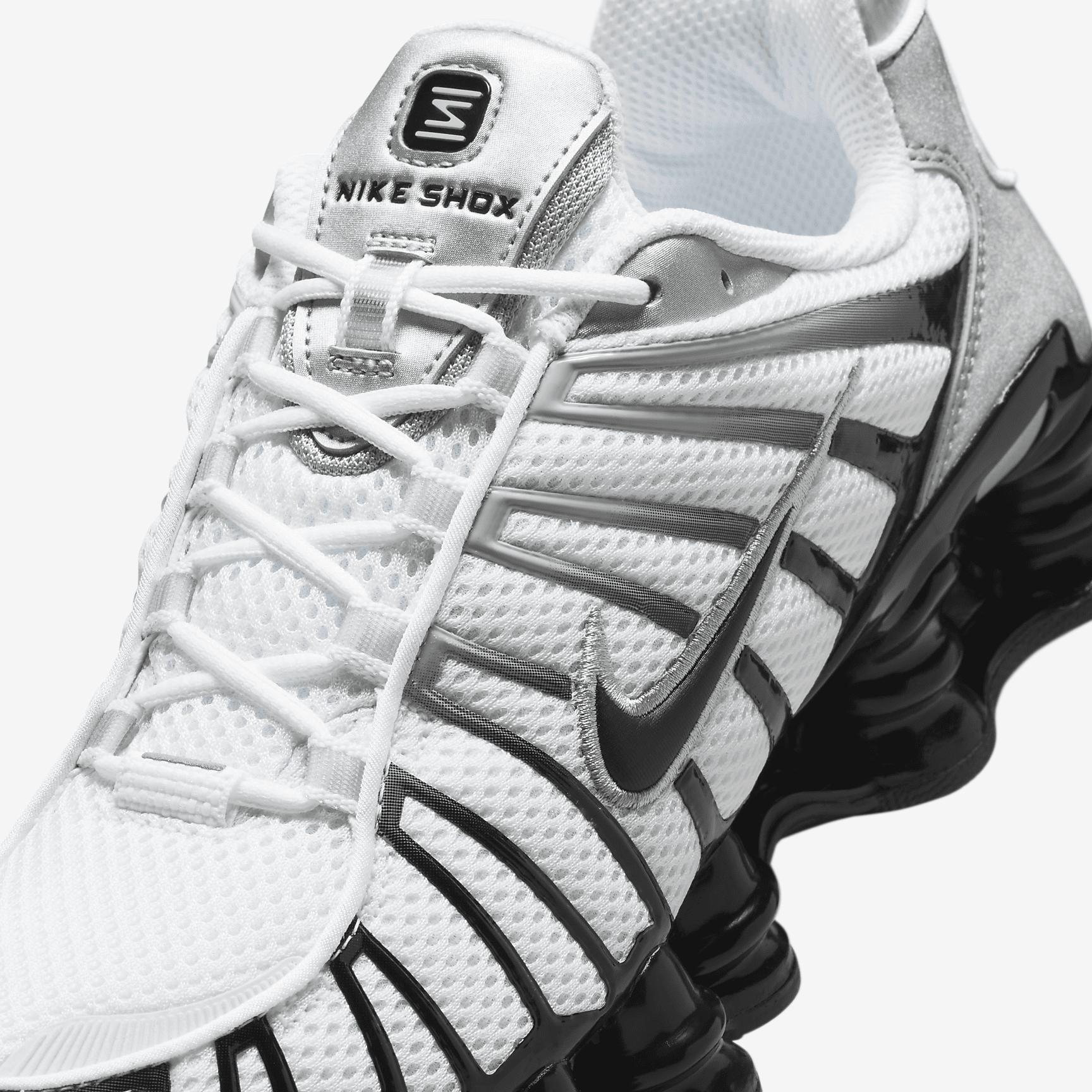 Women's Nike Sportswear Classic Puffer Therma-FIT Loose Hooded Jacket Product Image