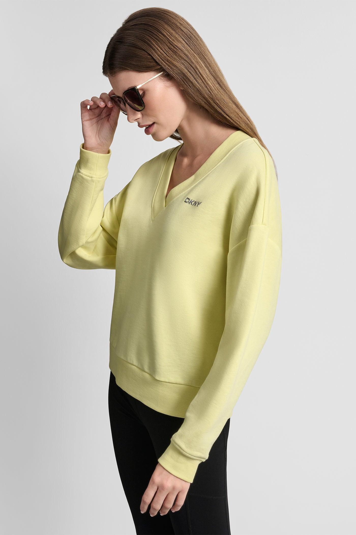 METALLIC BUBBLE LOGO V-NECK PULLOVER Product Image