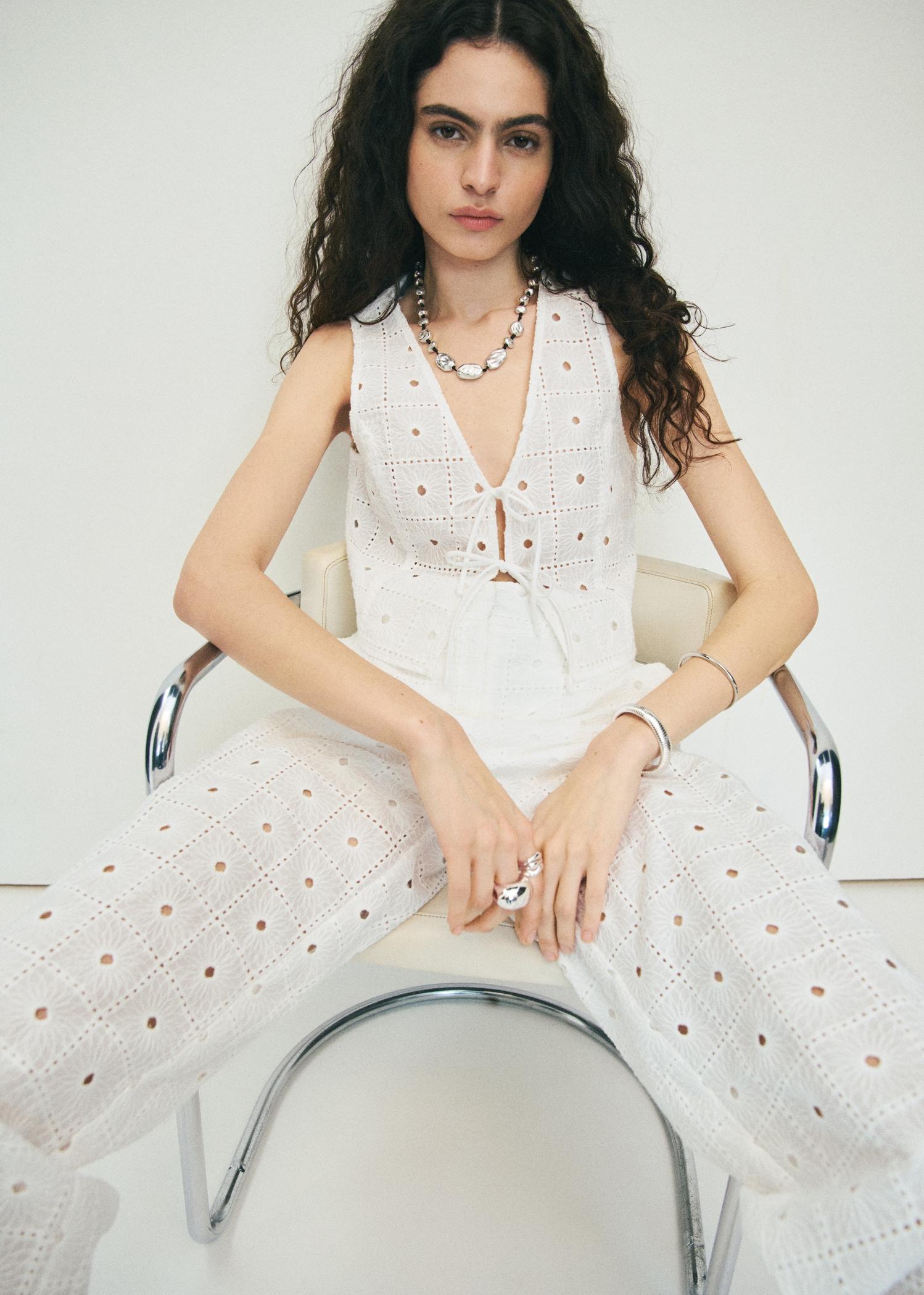 Embroidered cotton vest with bows - Women | MANGO USA Product Image