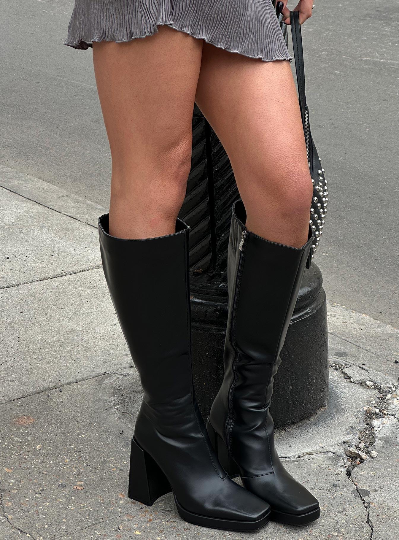 Montgomery Boots Matte Black Product Image