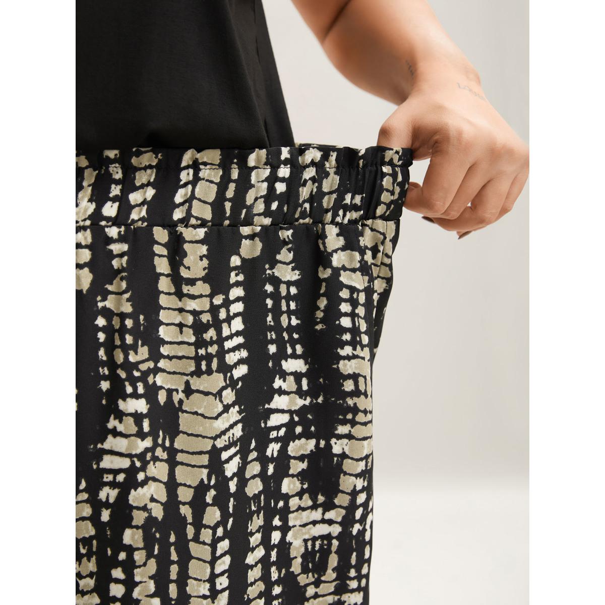 Plus Size Abstract Tie-Dye Wide-Leg Pants Women Black Timeless Wide Leg Mid Rise Elegant Pants BloomChic 26/4X Product Image