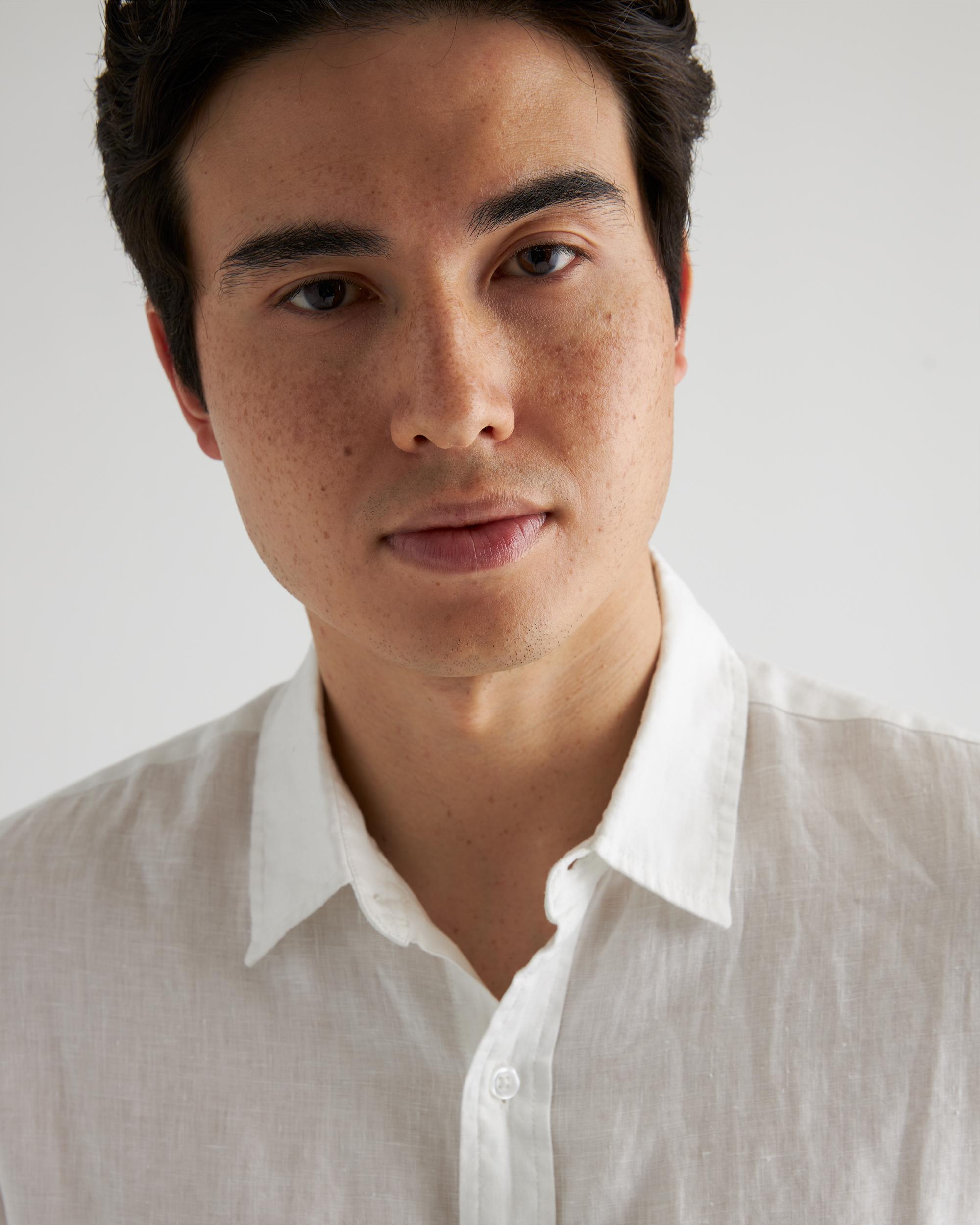 Quince | Men's 100% European Linen Relaxed Long Sleeve Pocket Shirt Product Image