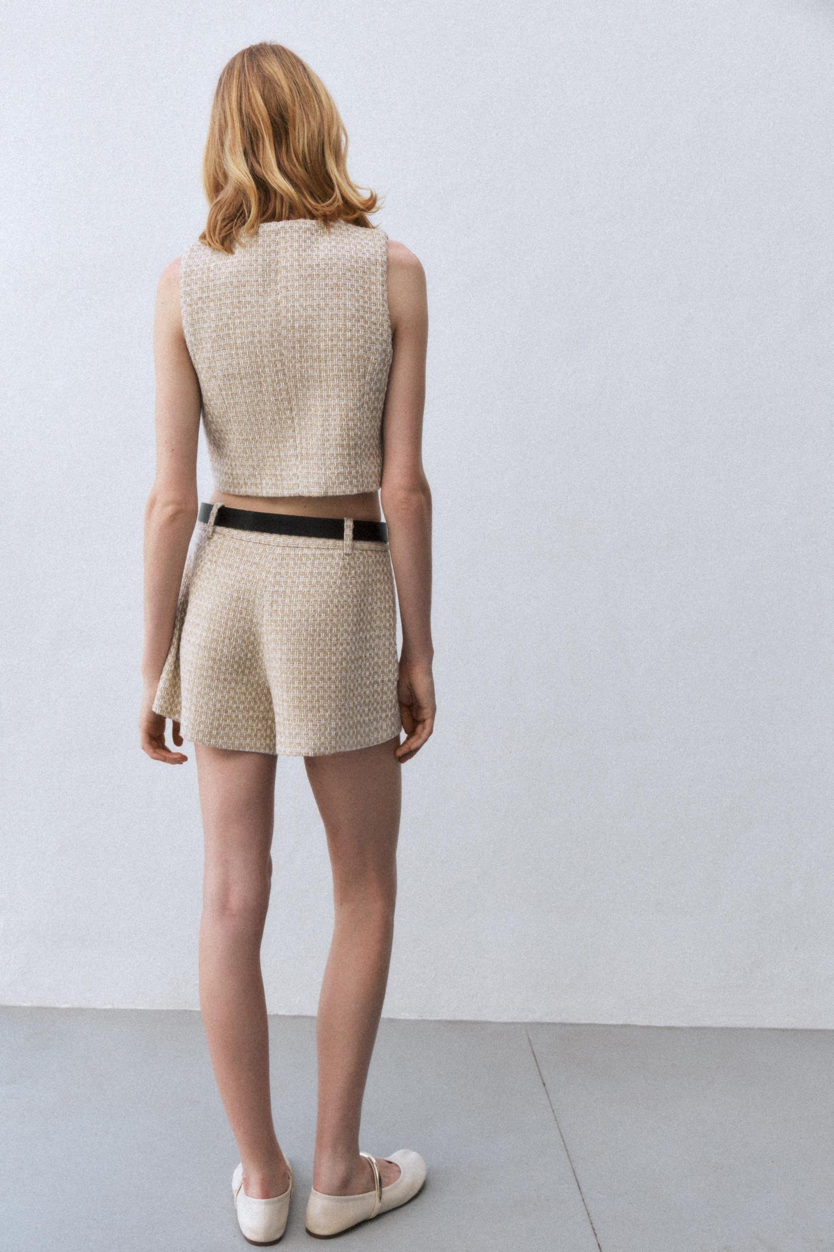 BELTED TEXTURED SKORT Product Image