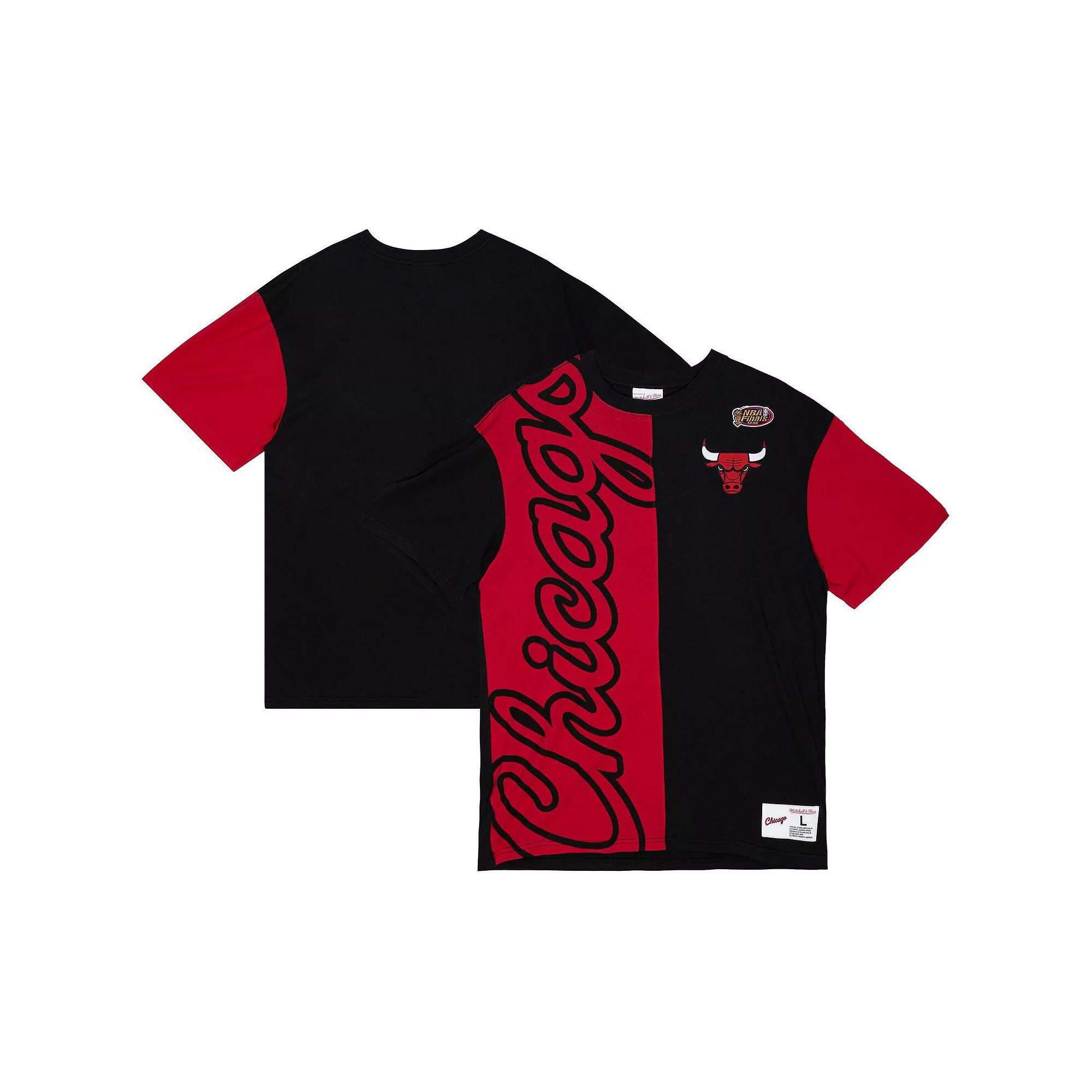 Men's Mitchell & Ness  Red/Black Chicago Bulls Play By Play 2.0 T-Shirt, Size: Medium Product Image