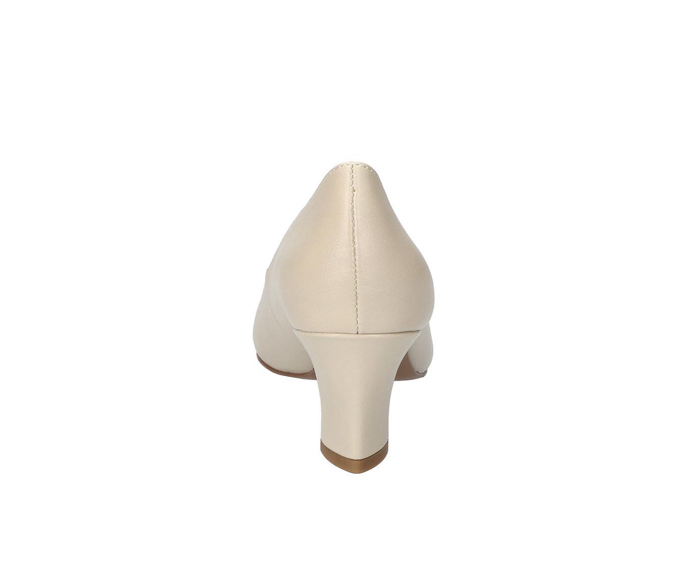 Women's Easy Street Pat Pumps Product Image