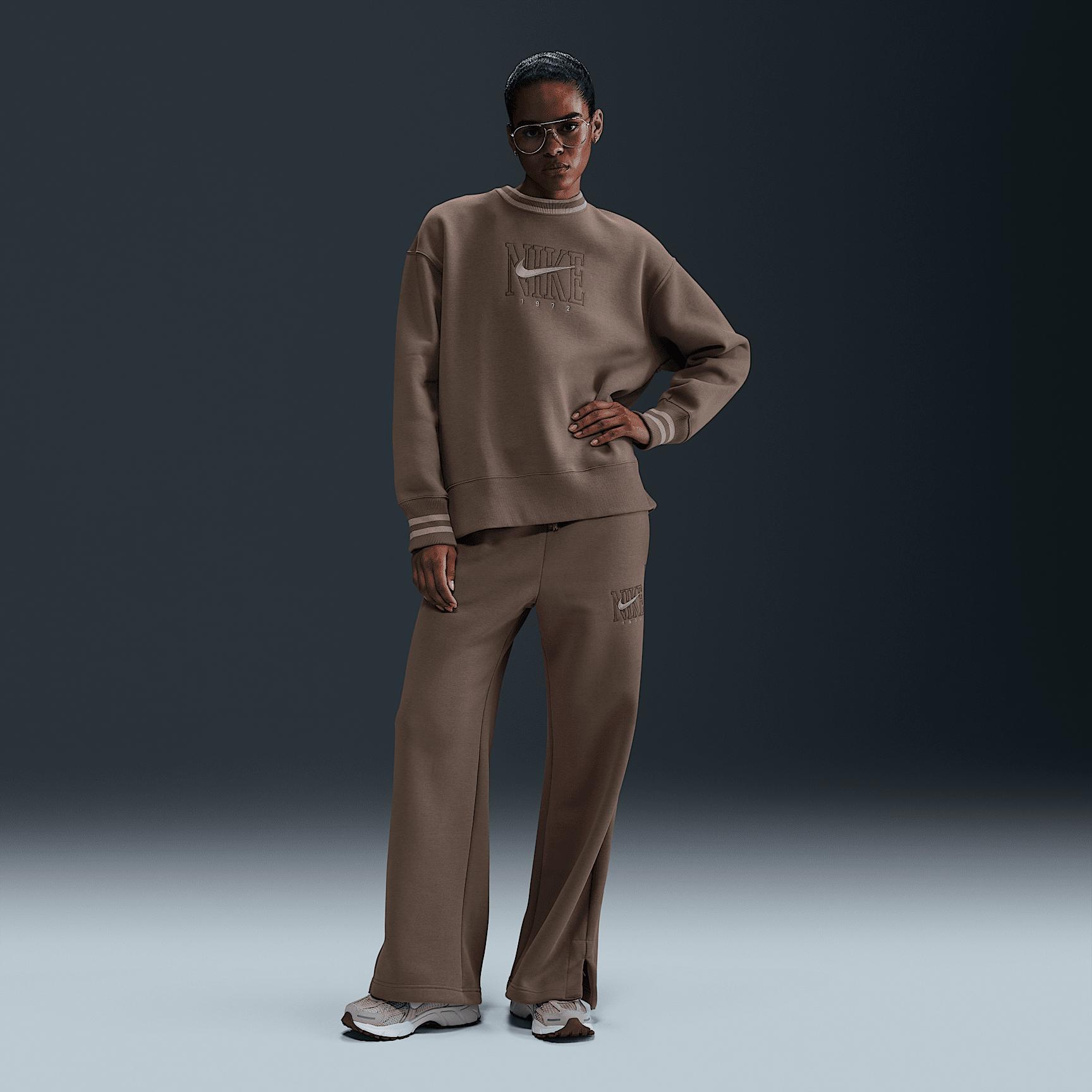 Womens Nike Sportswear Phoenix Fleece Oversized Graphic Crew-Neck Sweatshirt | HJ0949-233 Product Image