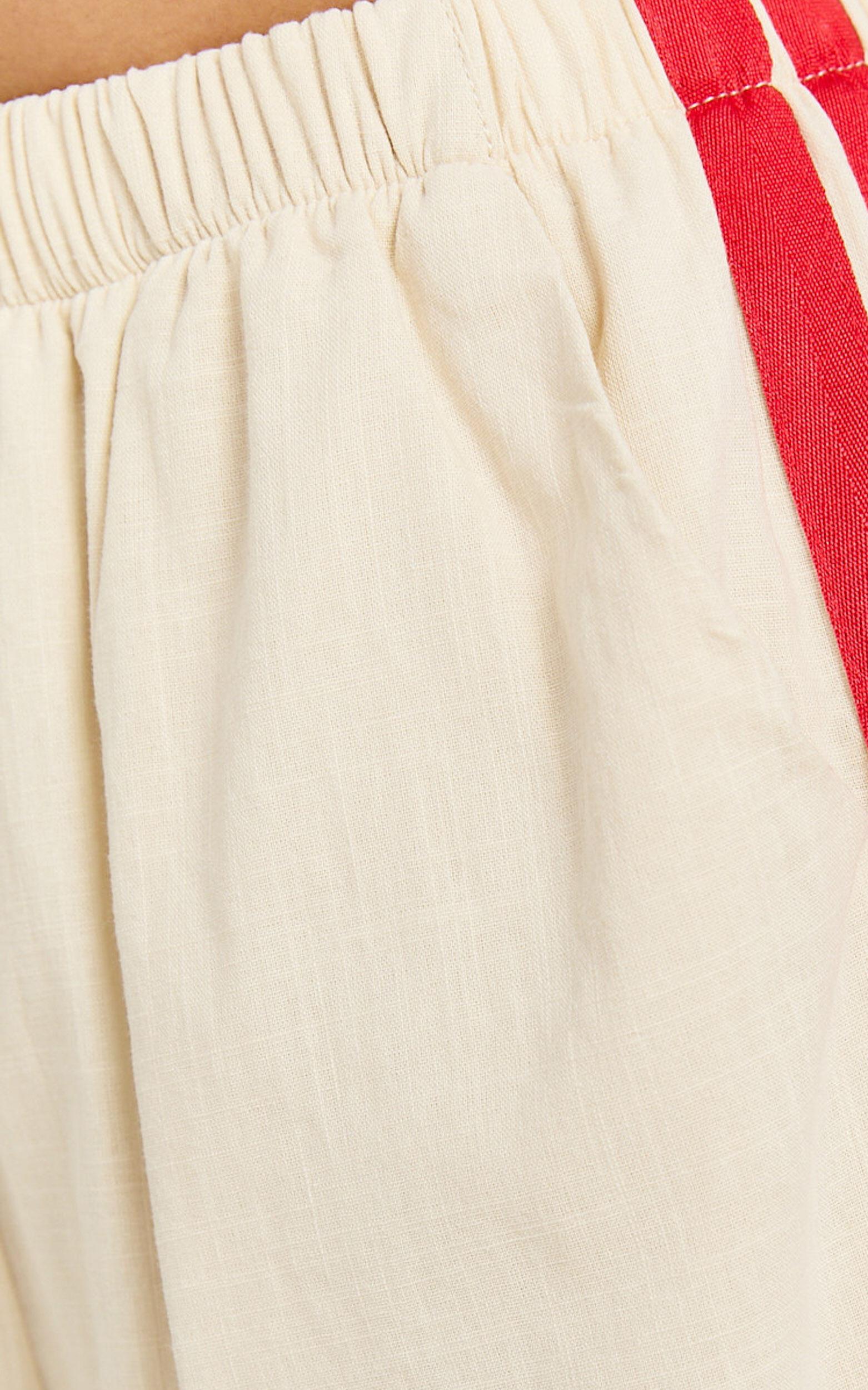 Jacky Shorts - Racer Shorts in Beige Product Image