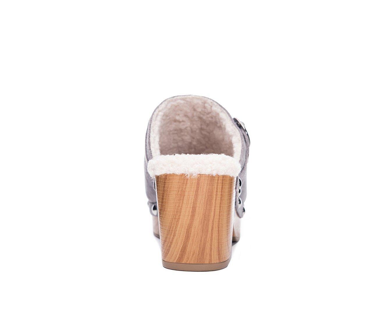 Women's Chinese Laundry Carlie Clogs Product Image