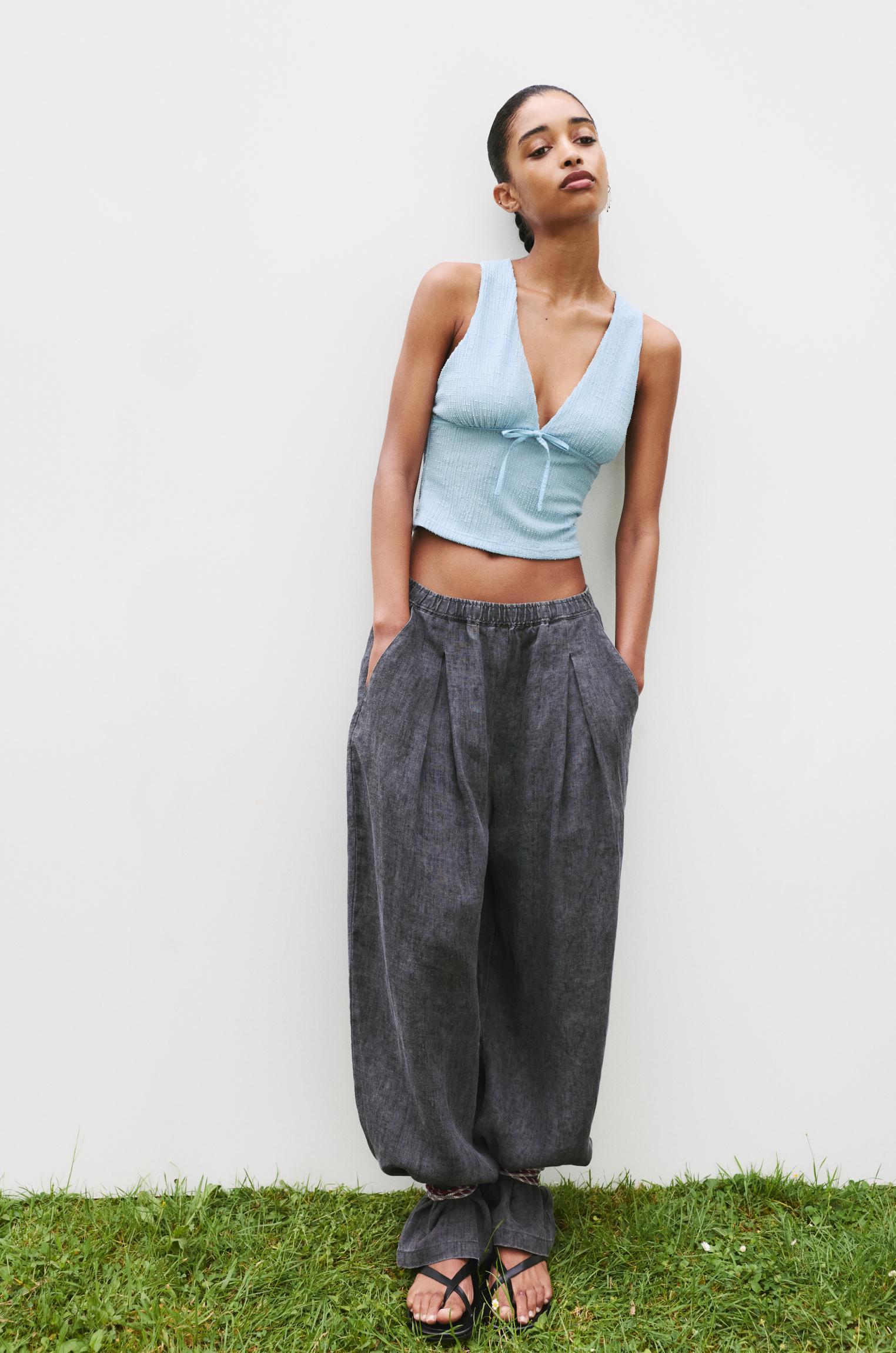 Rustic top with bow Product Image