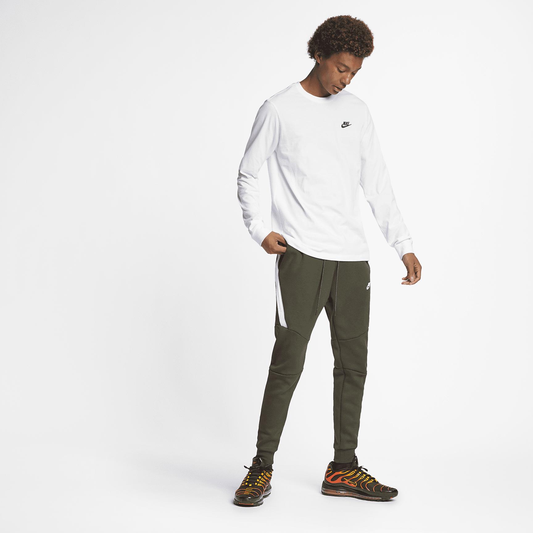 Mens Nike Sportswear Club Long-Sleeve T-Shirt | AR5193-100 Product Image