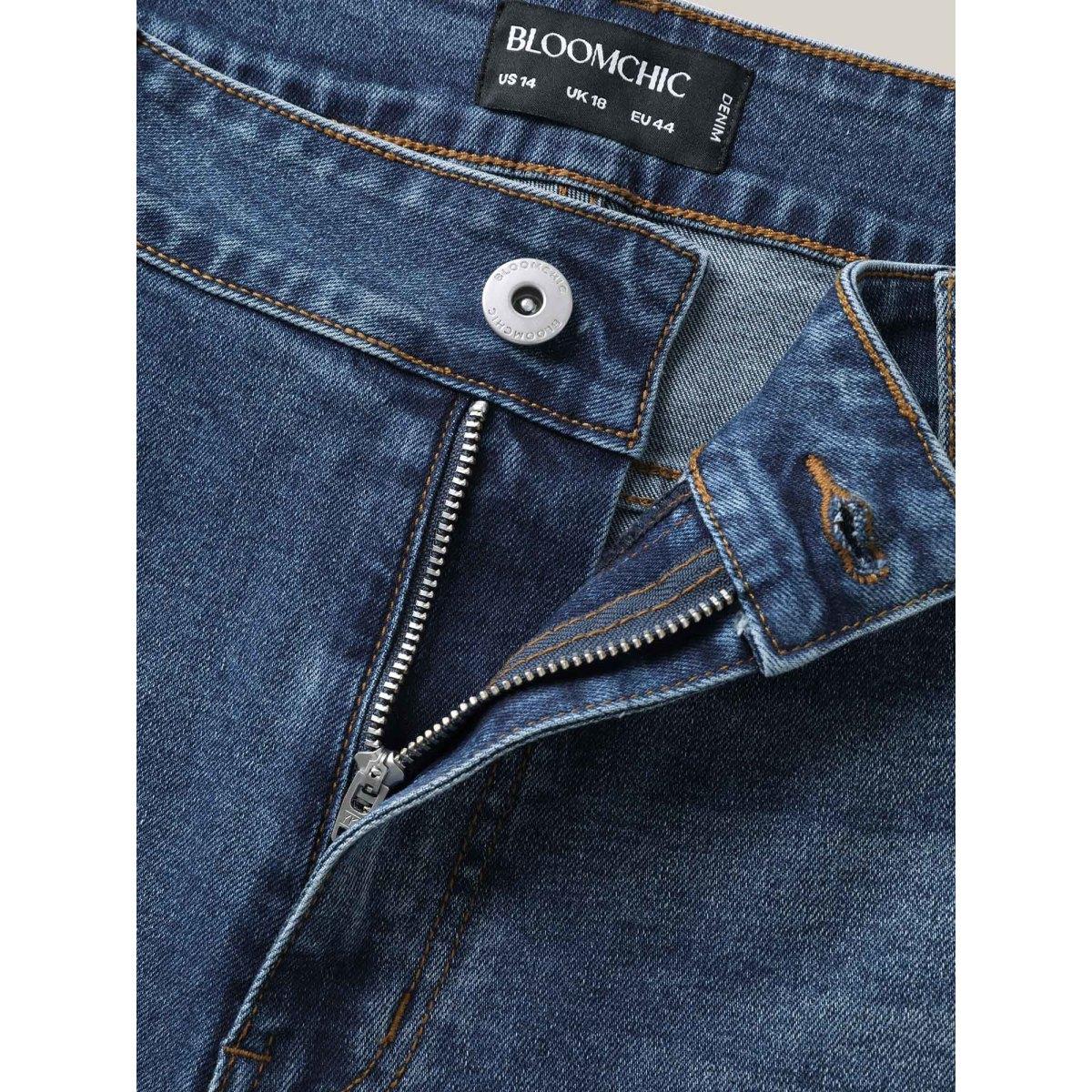 Plus Size Stretch Straight-Leg Faded Denim Shorts Women Denimindigo Medium stretch Casual Slanted pocket Leisure Denim Shorts BloomChic 16/1X Product Image