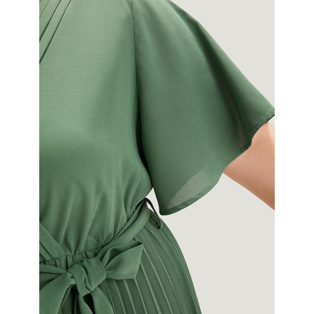 Plus Size Plain Belted Overlap Collar Pleated Hem Dress Emerald Women Office Plain V-neck Short sleeve Curvy Midi Dress BloomChic 26/4X Product Image