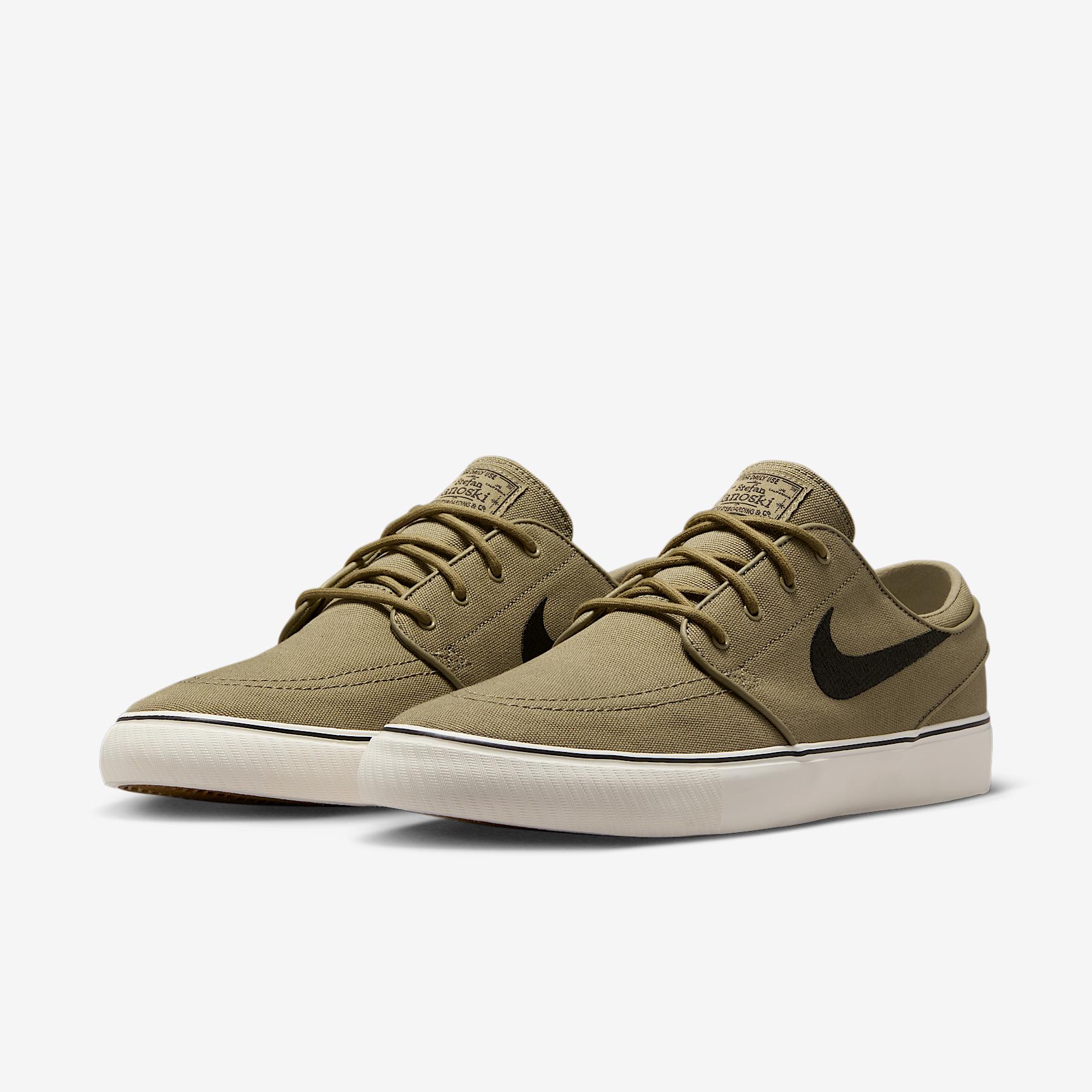 Men's Nike SB Zoom Janoski OG+ Canvas Skate Shoes Product Image