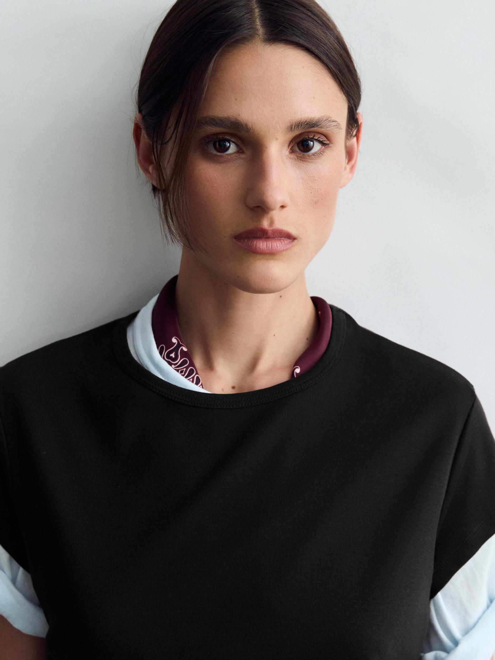 100% cotton short sleeve T-shirt Product Image