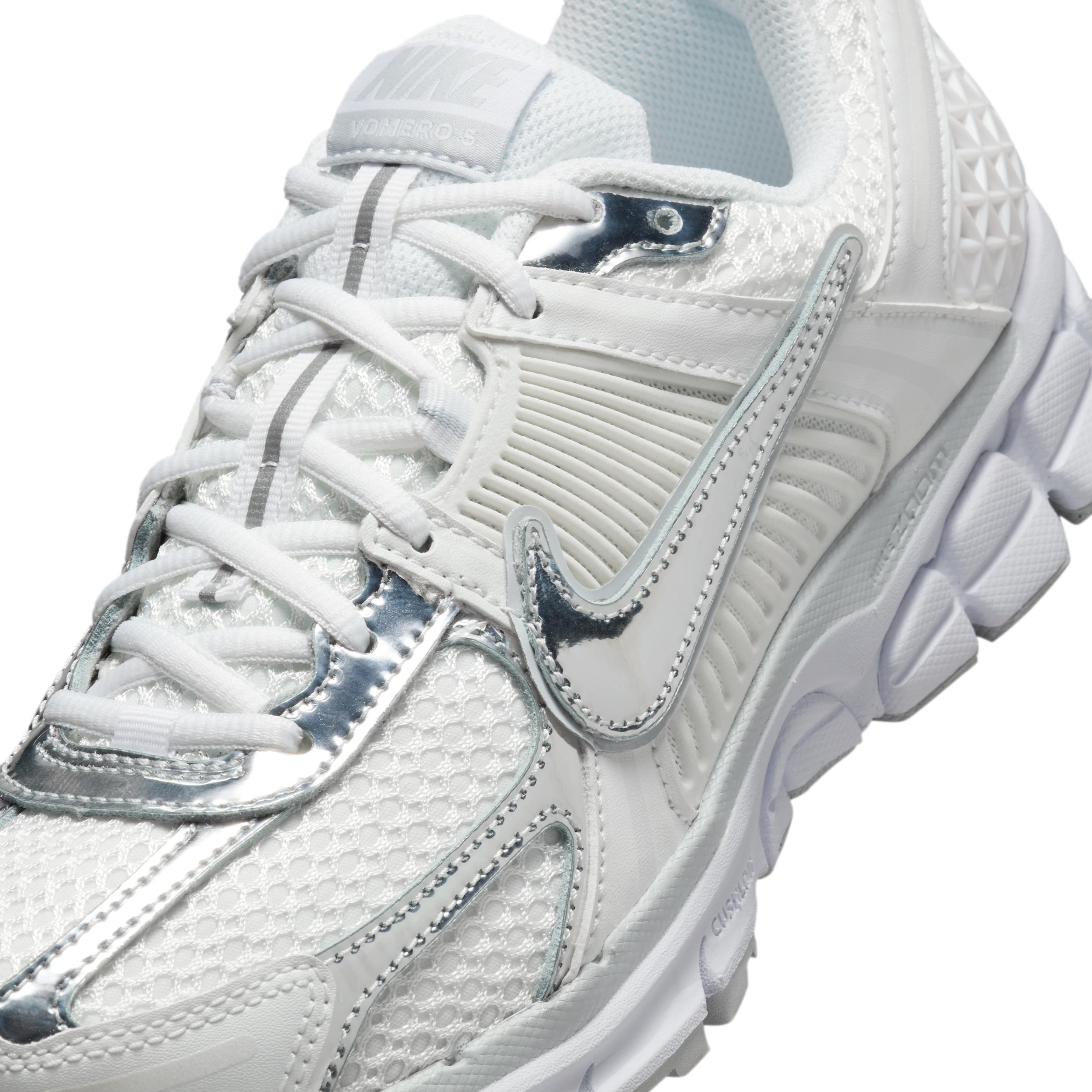 Nike Women's Zoom Vomero 5 Shoes Product Image