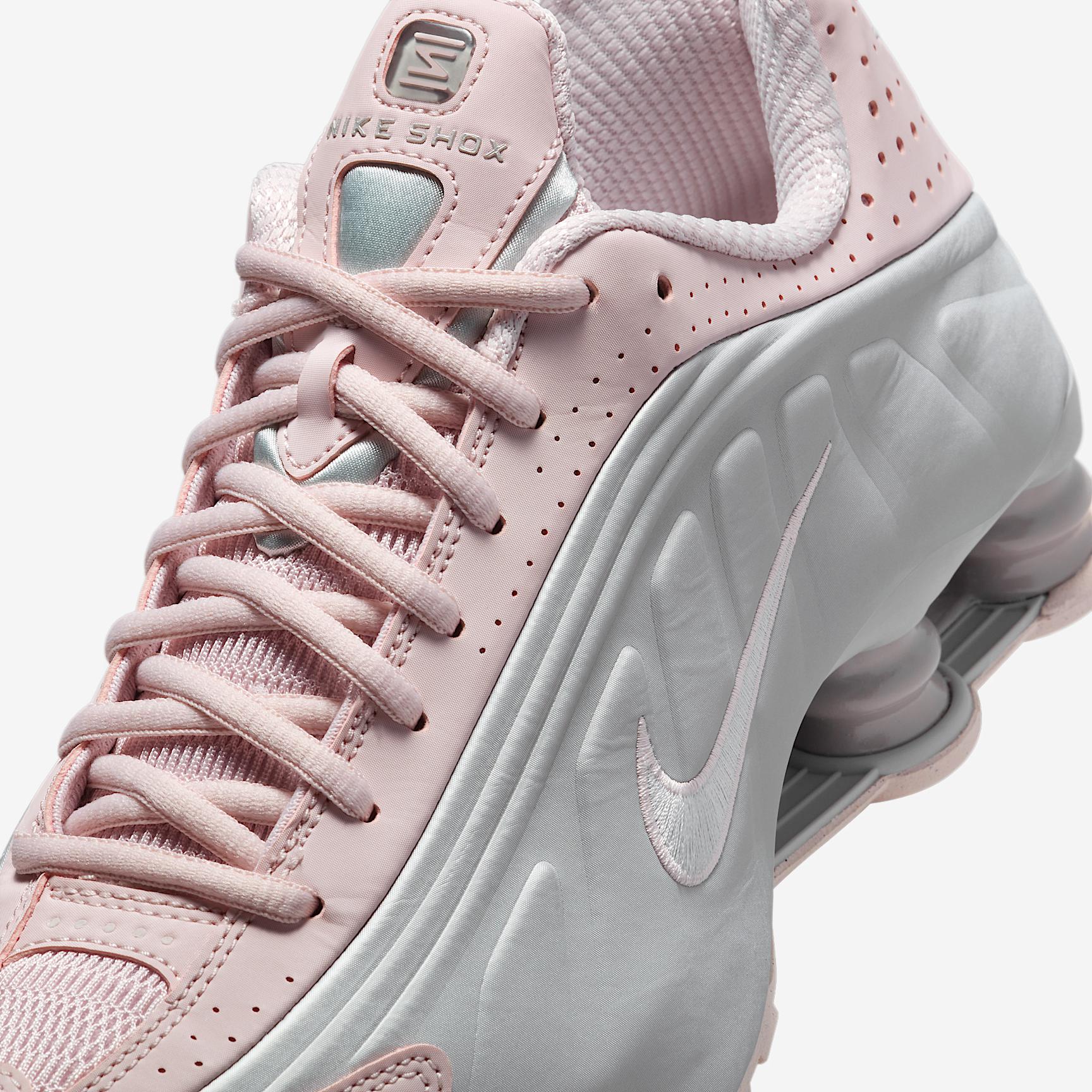 Nike Shox R4 Women's Shoes Product Image