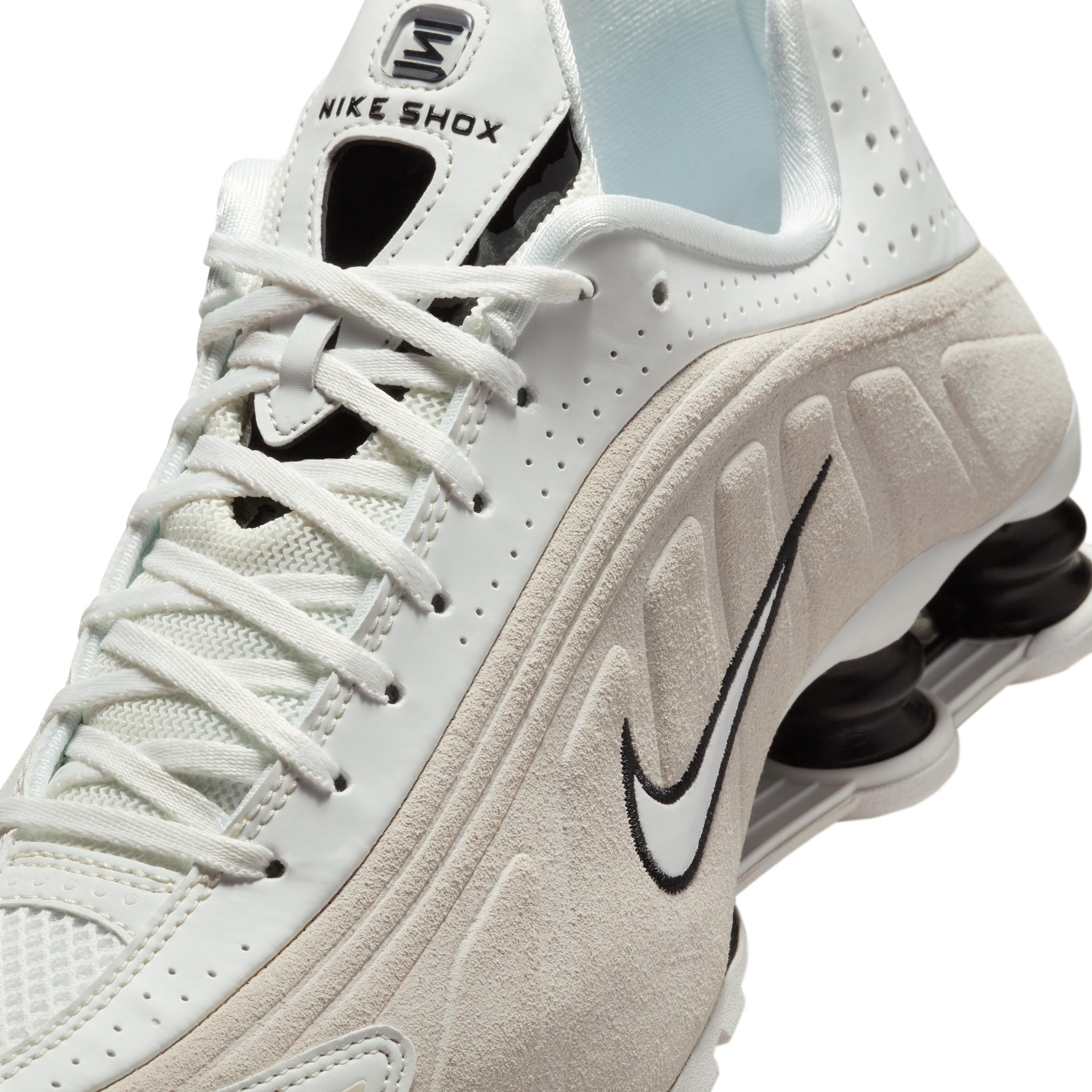 Nike Womens Shox R4 Shoes | HQ7739-100 Product Image