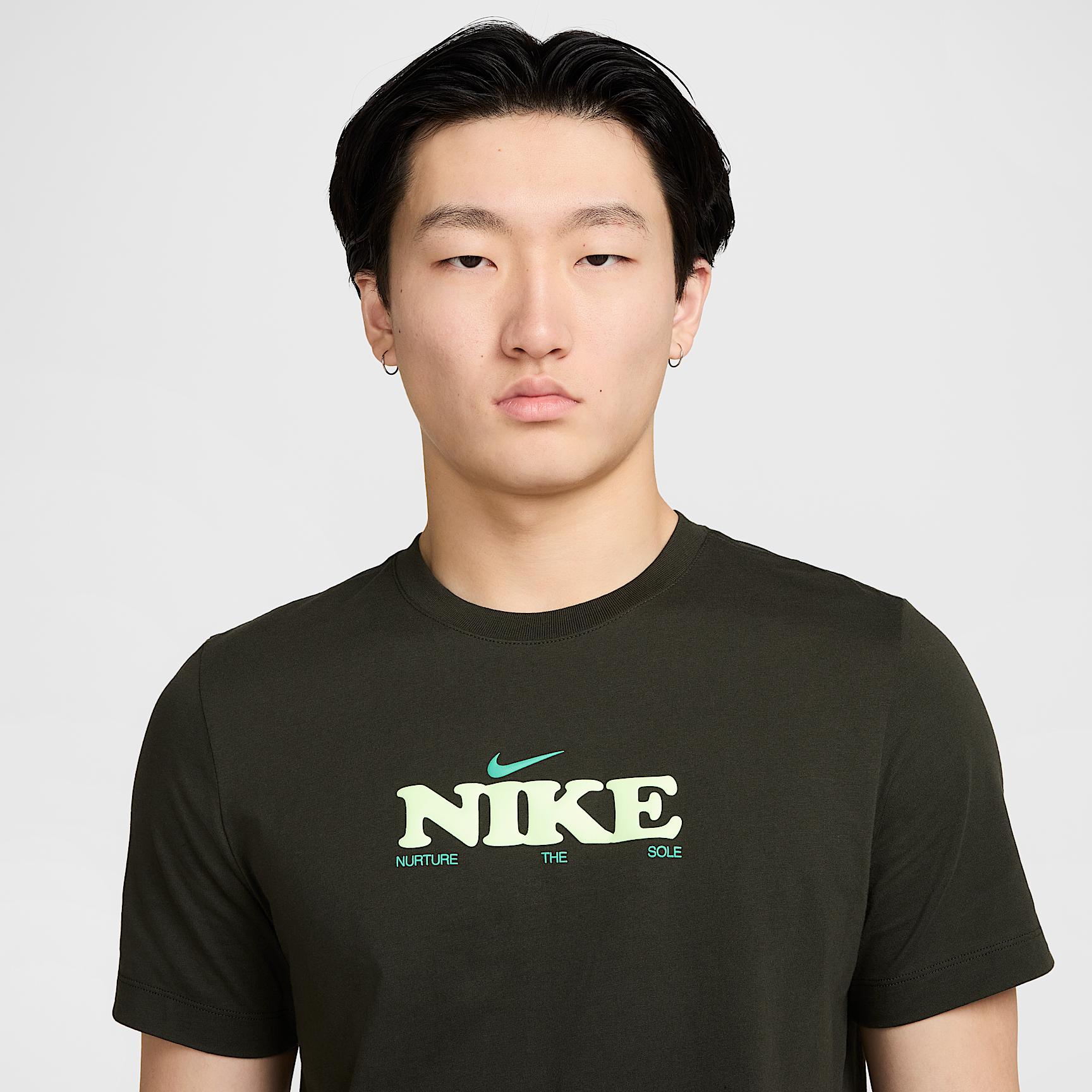 Nike Sportswear Men's T-Shirt Product Image