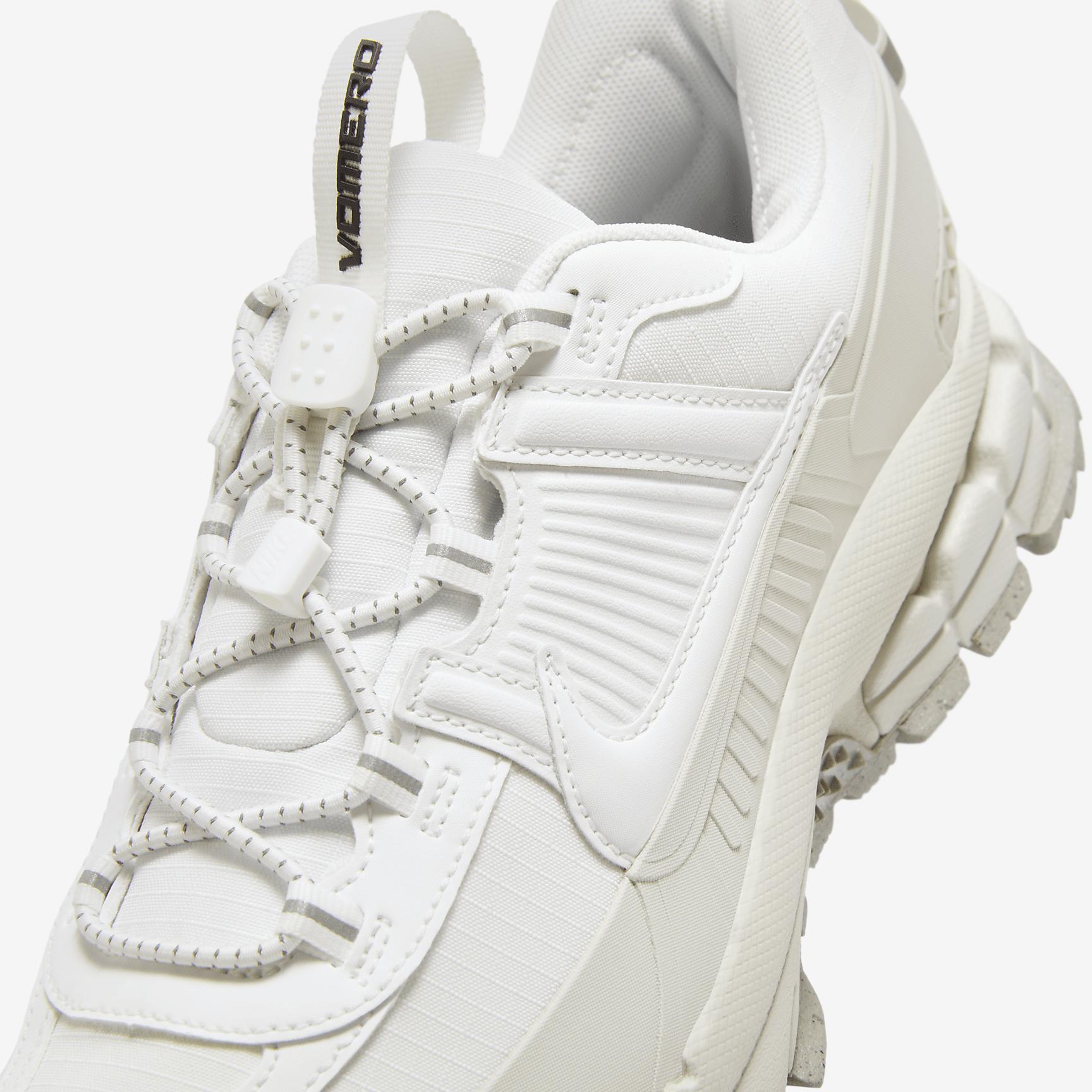 Mens Nike Zoom Vomero Roam Casual Shoes Product Image