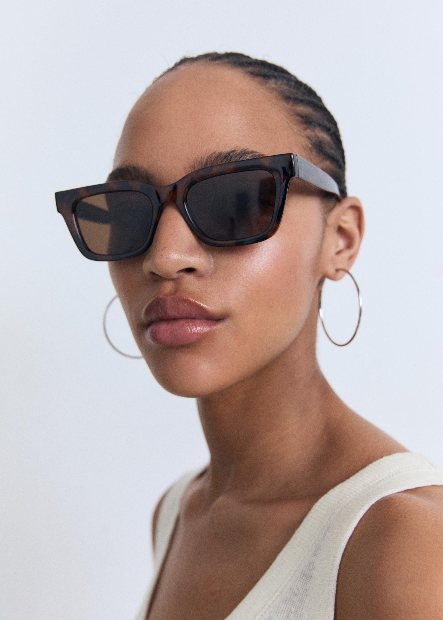 Linen top with sleeves - Women | MANGO USA Product Image