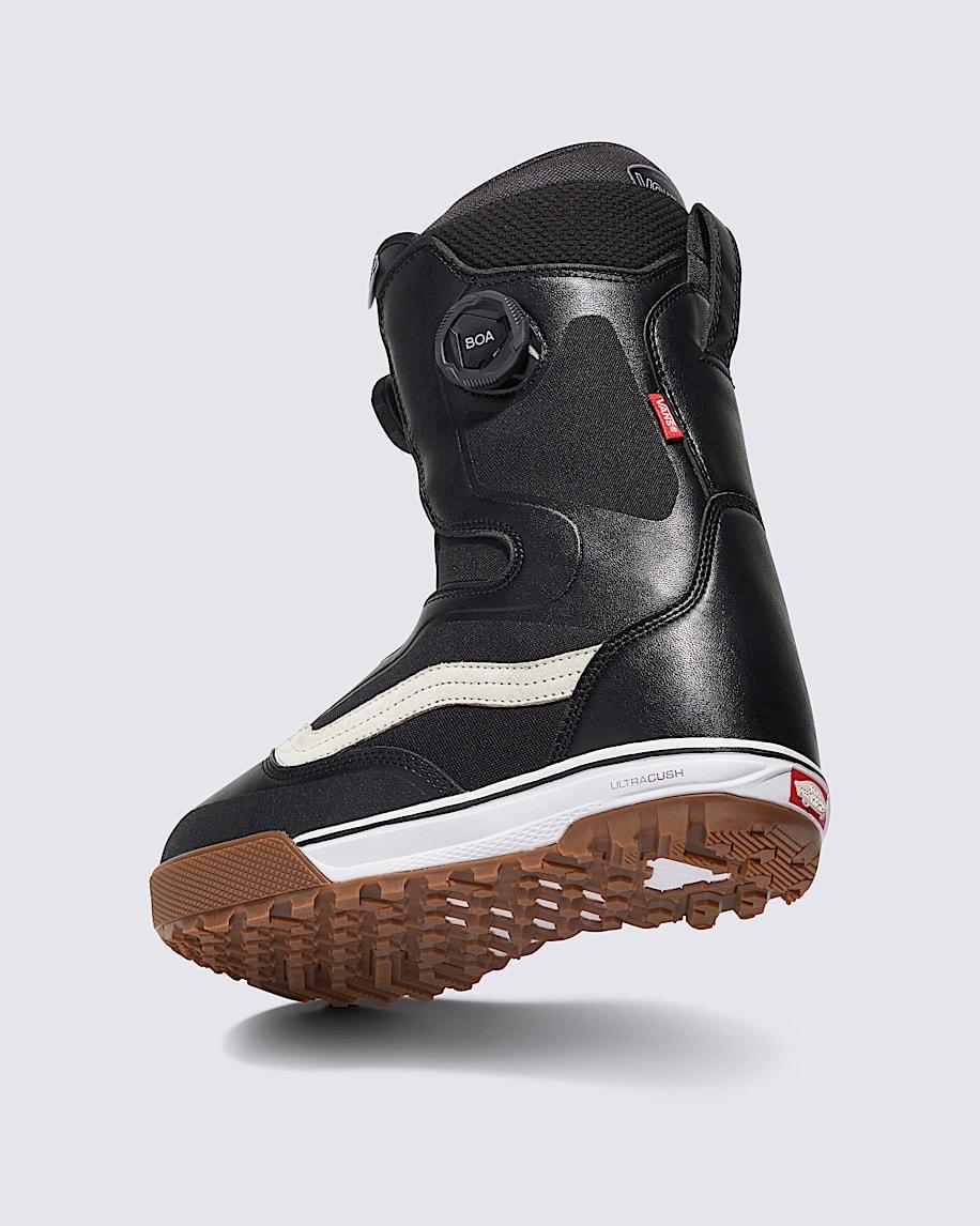 Aura Pro Snowboard Boot in Black / Gum| Vans US Product Image