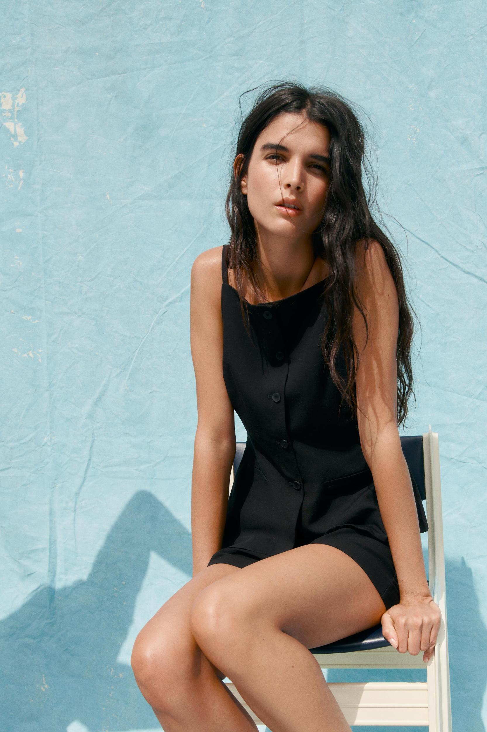 BUTTON TOP VEST Product Image