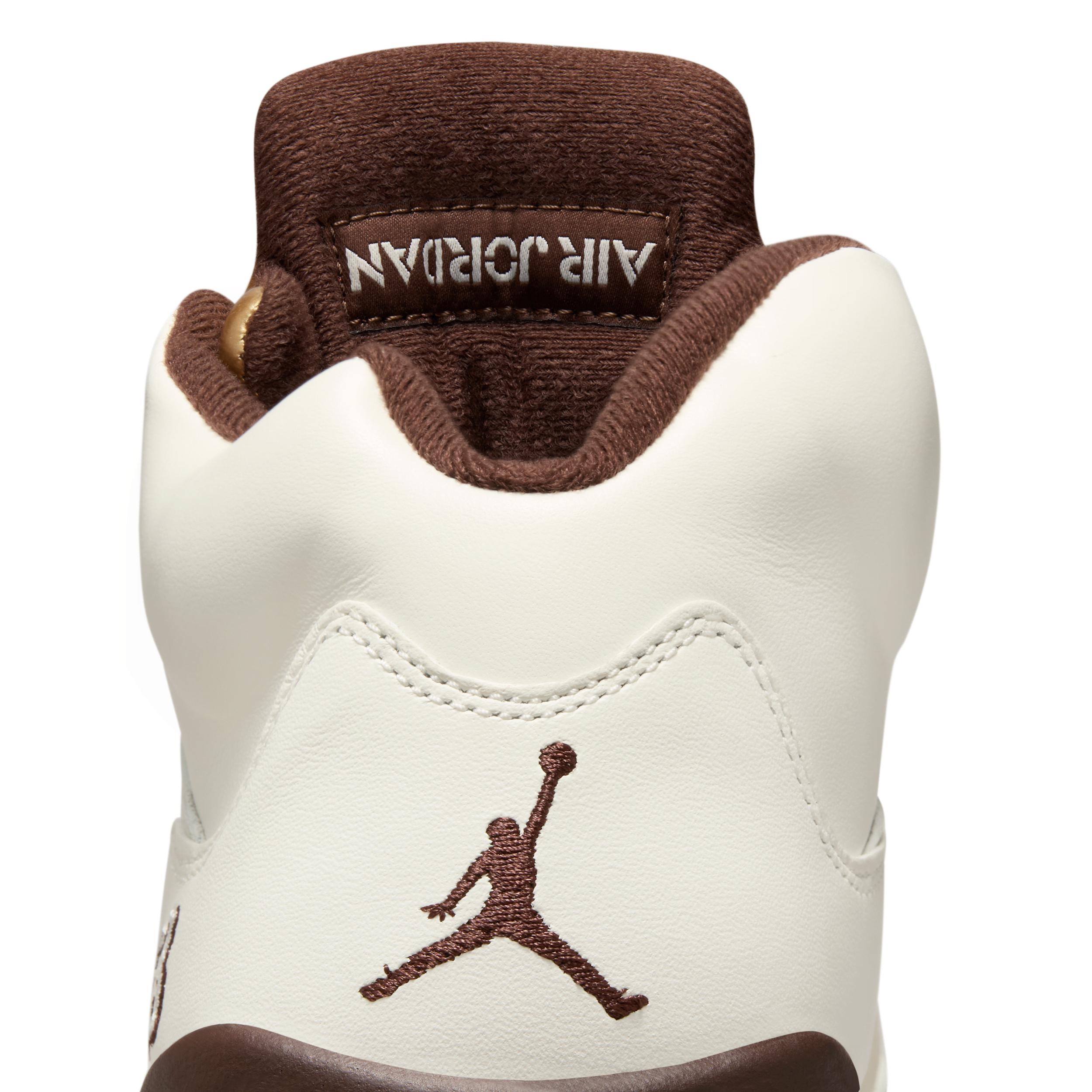 Womens Air Retro 5 Basketball Shoes Product Image