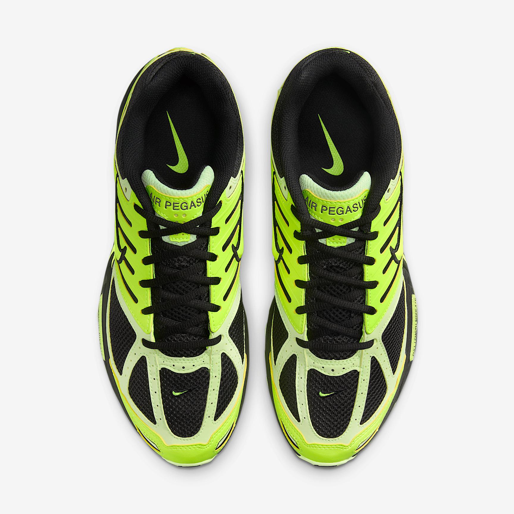 Nike Men's Air Pegasus 2005 Shoes Product Image