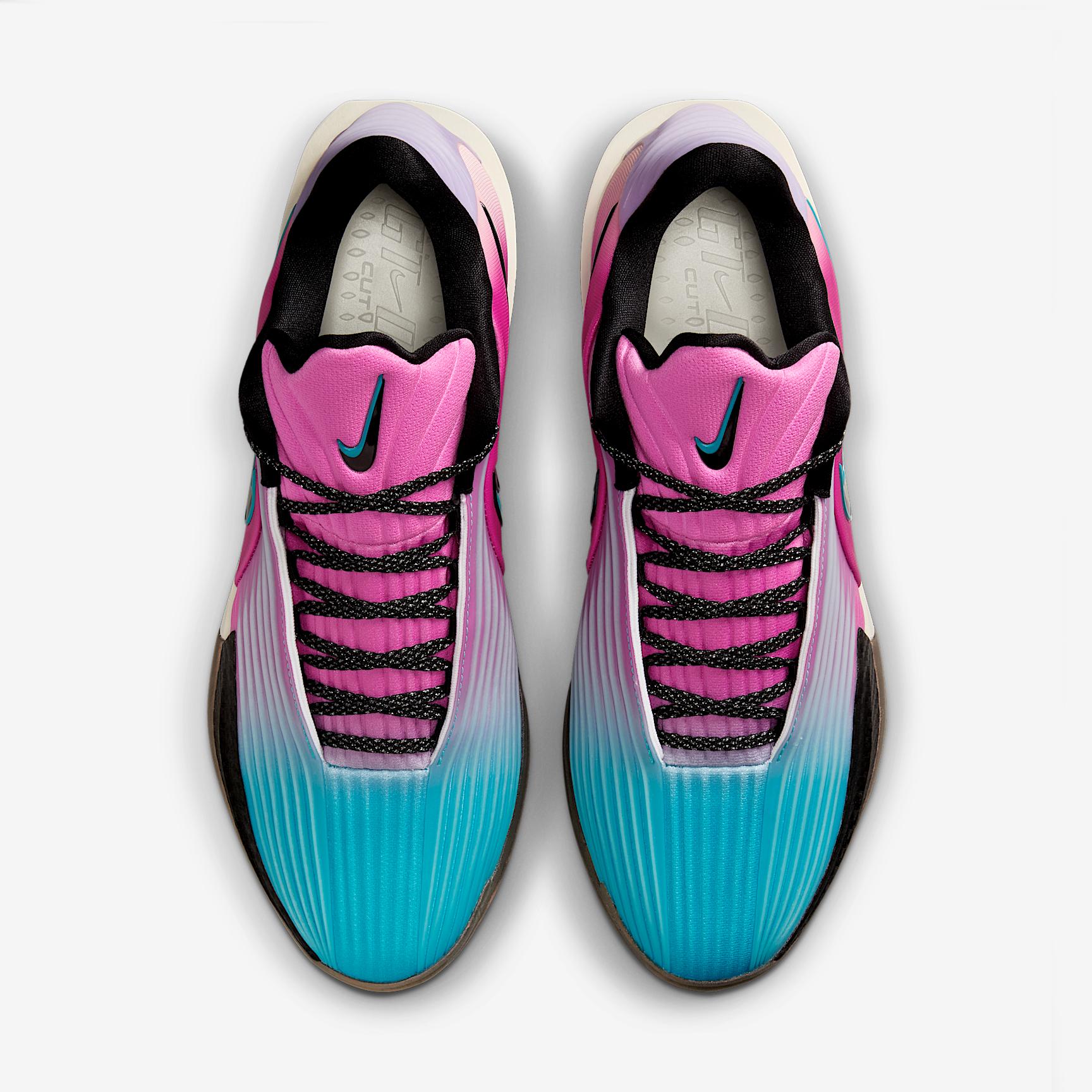 Nike Men's G.T. Cut 3 Turbo Basketball Shoes Product Image