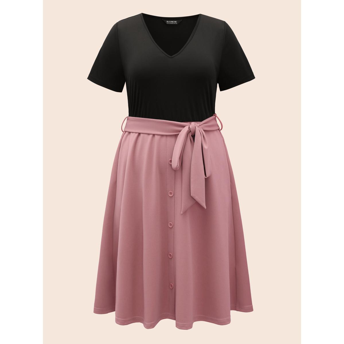 Plus Size Supersoft Essentials Two Tone Pocket Patchwork Belted Dress Rouge Women Office Plain V-neck Short sleeve Curvy Midi Dress BloomChic 26/4X Product Image