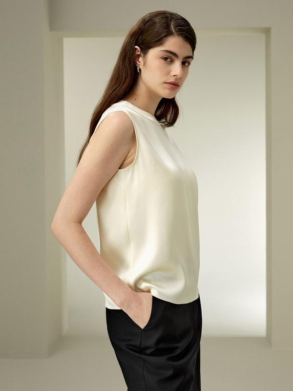Sleeveless round neck silk top Product Image
