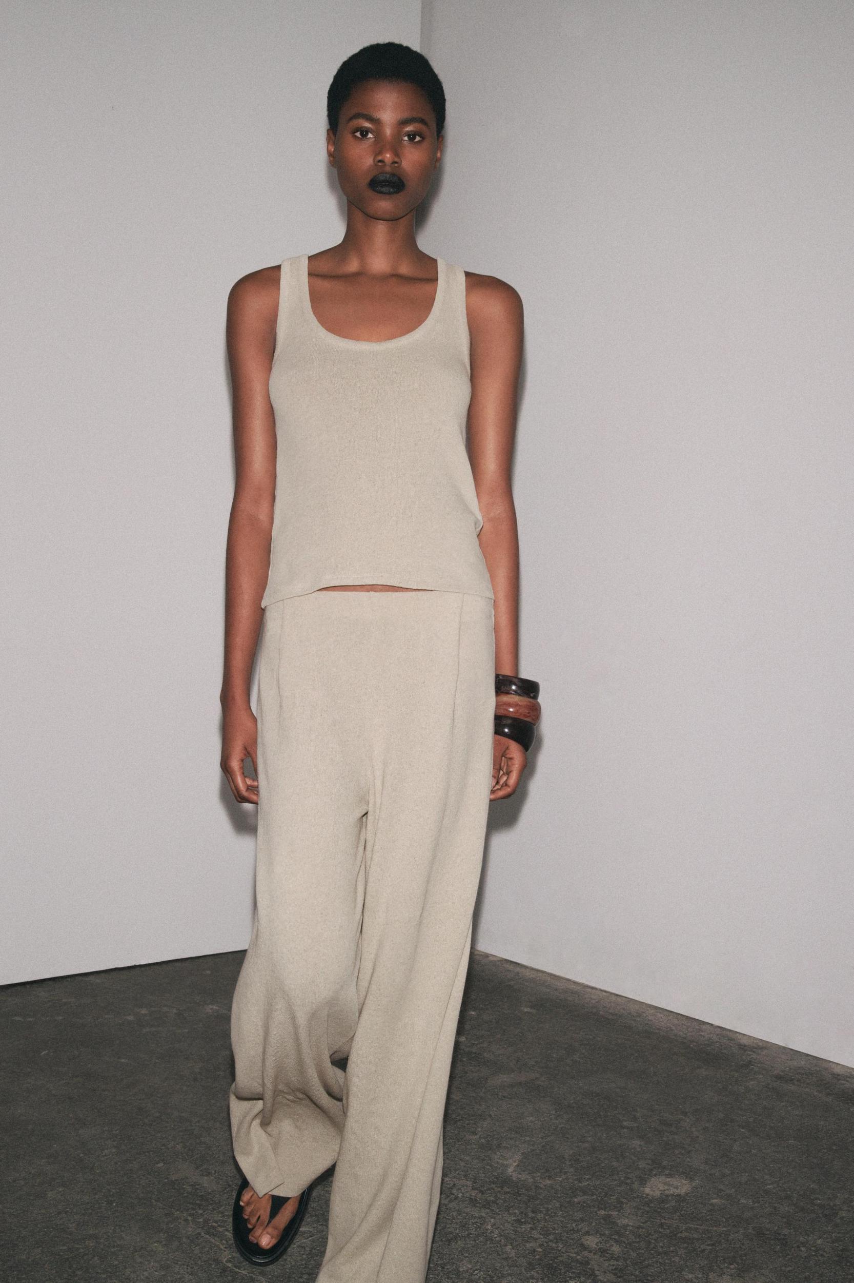 LINEN T-SHIRT Product Image