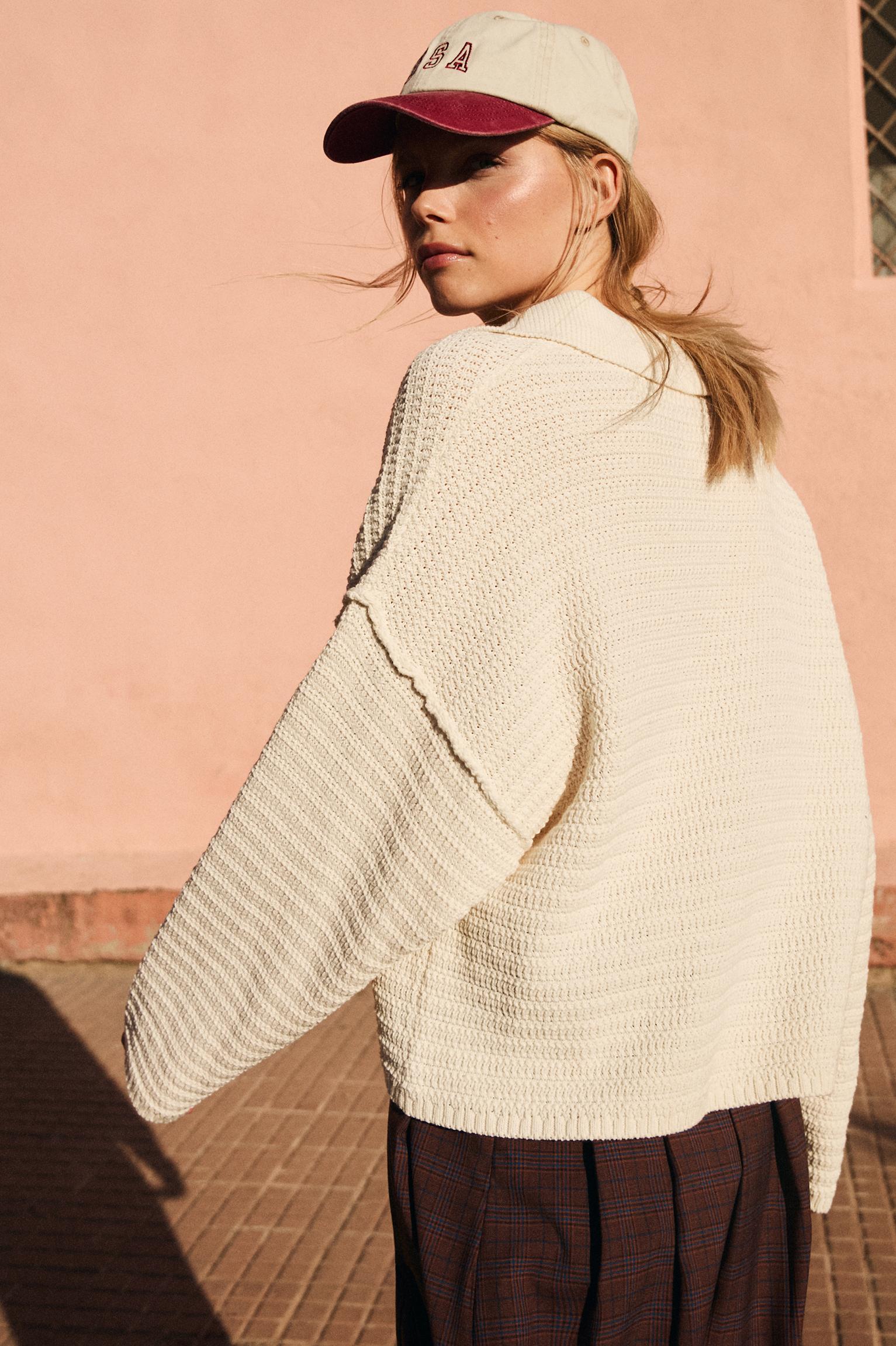 Oversize polo collar sweater Product Image