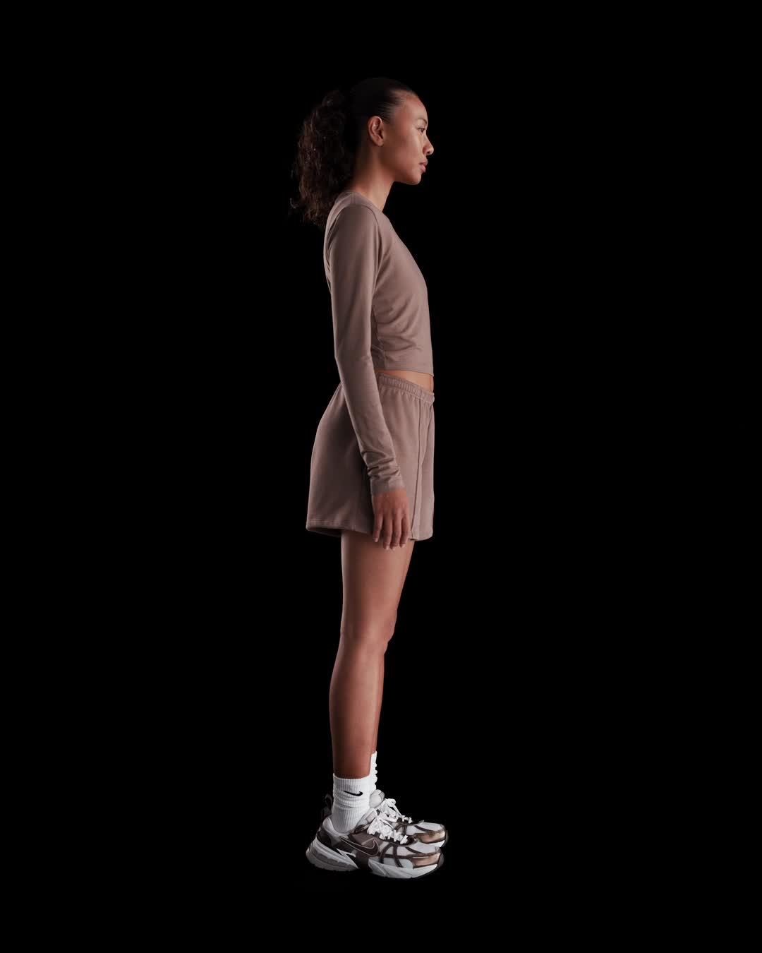 Nike Sportswear Chill Knit Women's Slim Long-Sleeve Cropped Top Product Image