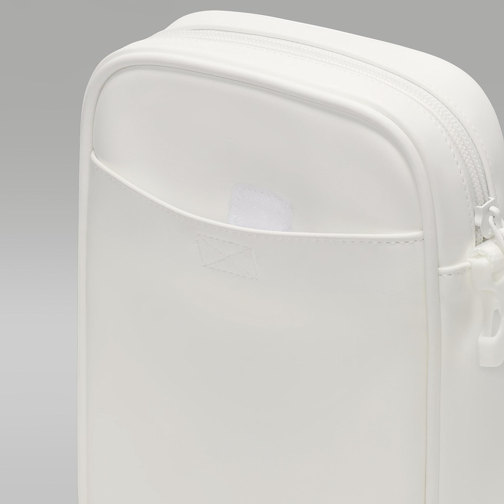 Air Jordan Festival Bag (1.5L) Product Image