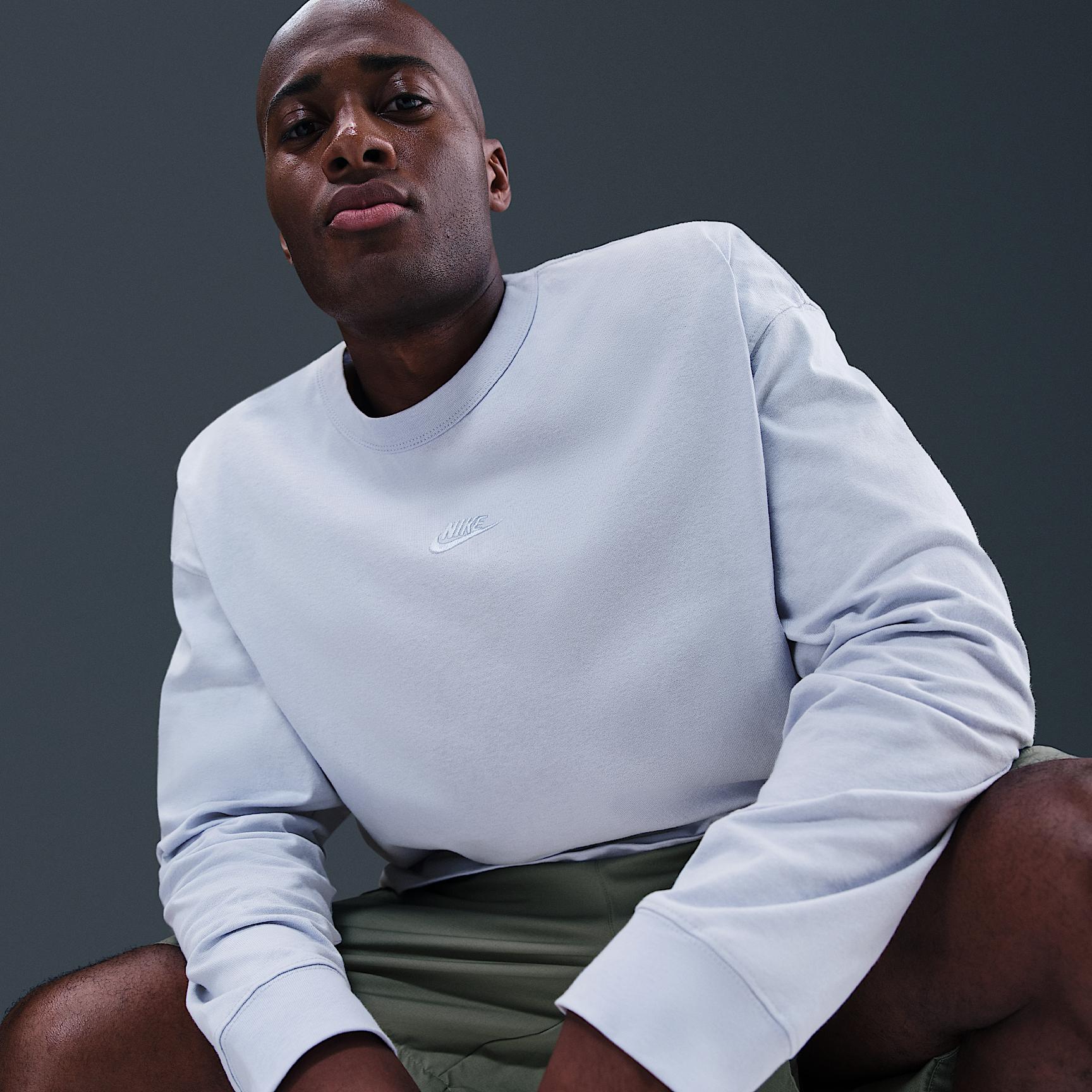 Men's Nike Sportswear Premium Essentials Long-Sleeve T-Shirt Product Image