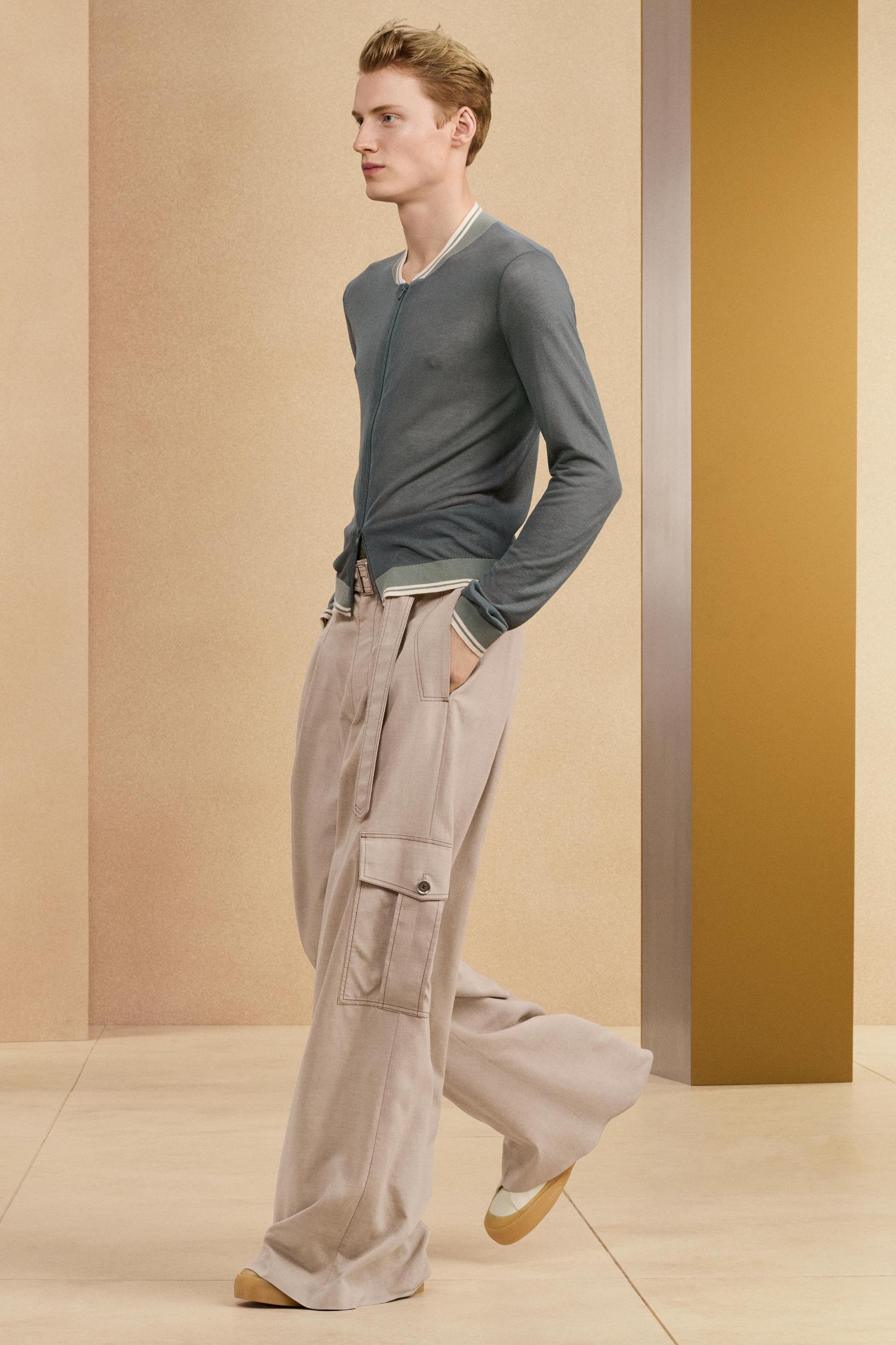 LTHR SNKRS 14 Product Image