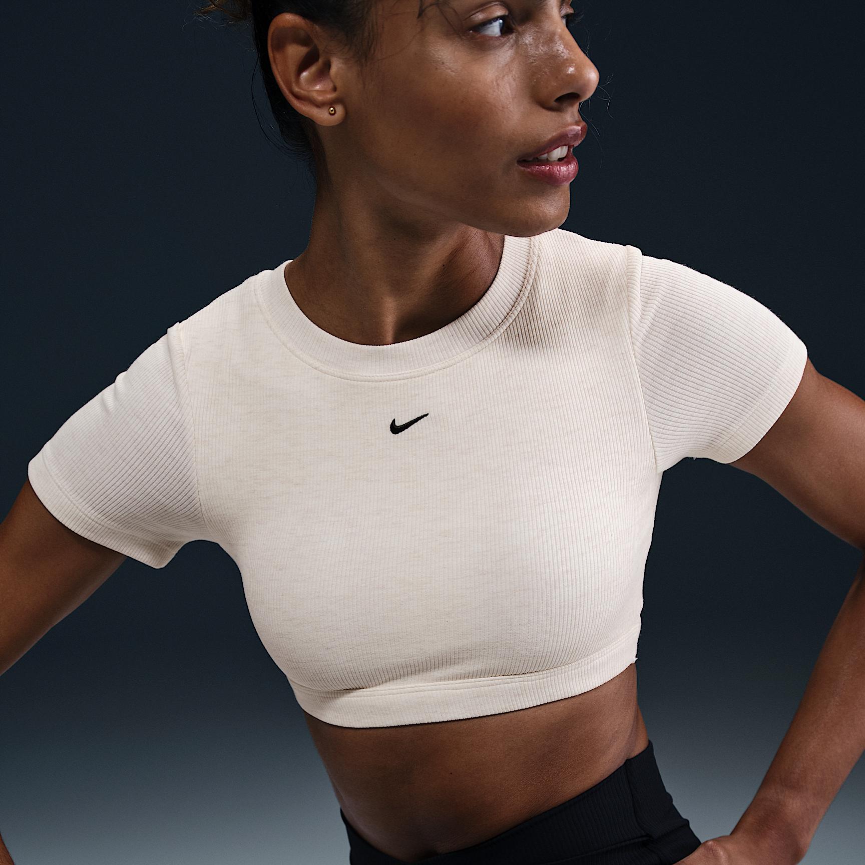 Nike Sportswear Classic Women's Light-Support Baby Tee Bra Product Image