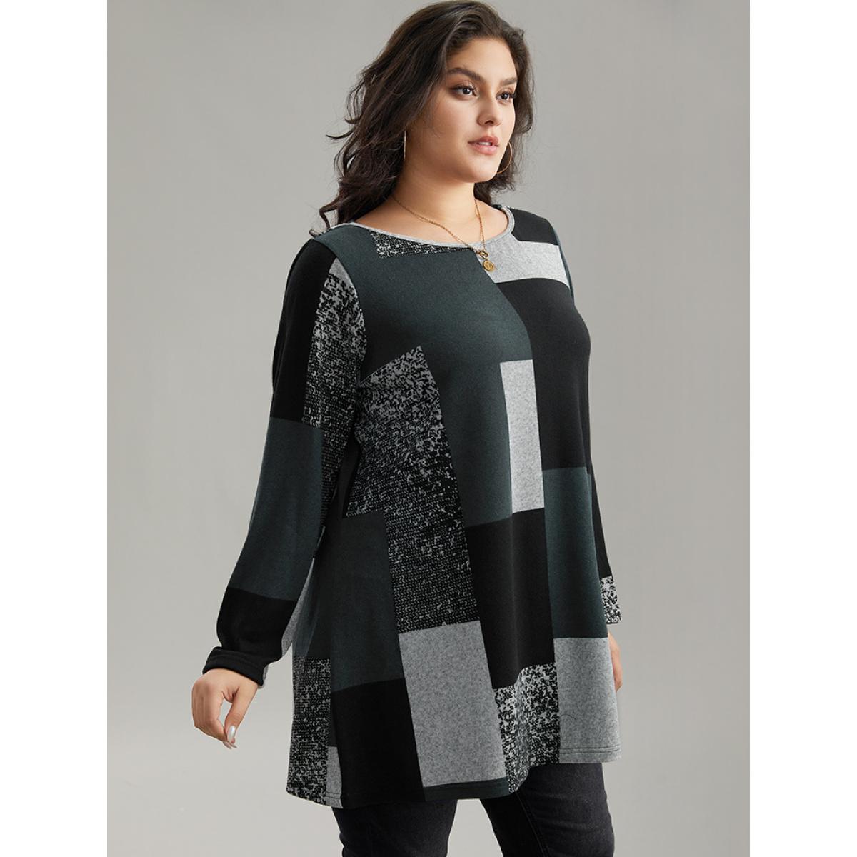 Plus Size Colorblock Contrast Round Neck T-shirt Gray Women Elegant Contrast Colorblock Boat Neck Dailywear T-shirts BloomChic 10/M Product Image