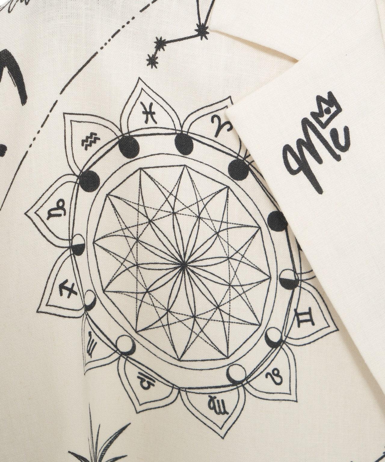 Blouse with print and waist band Product Image