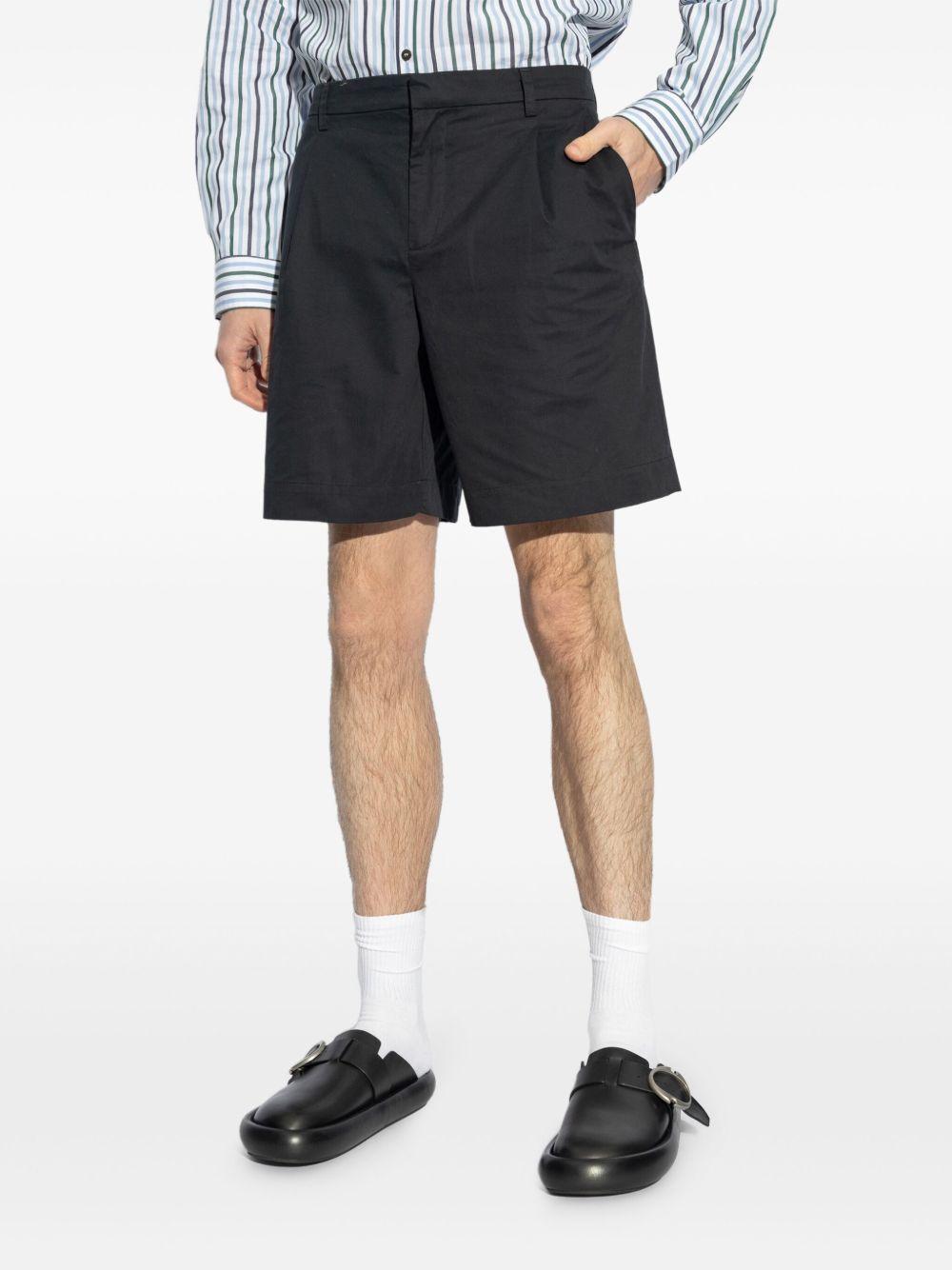 organic cotton tailored shorts Product Image